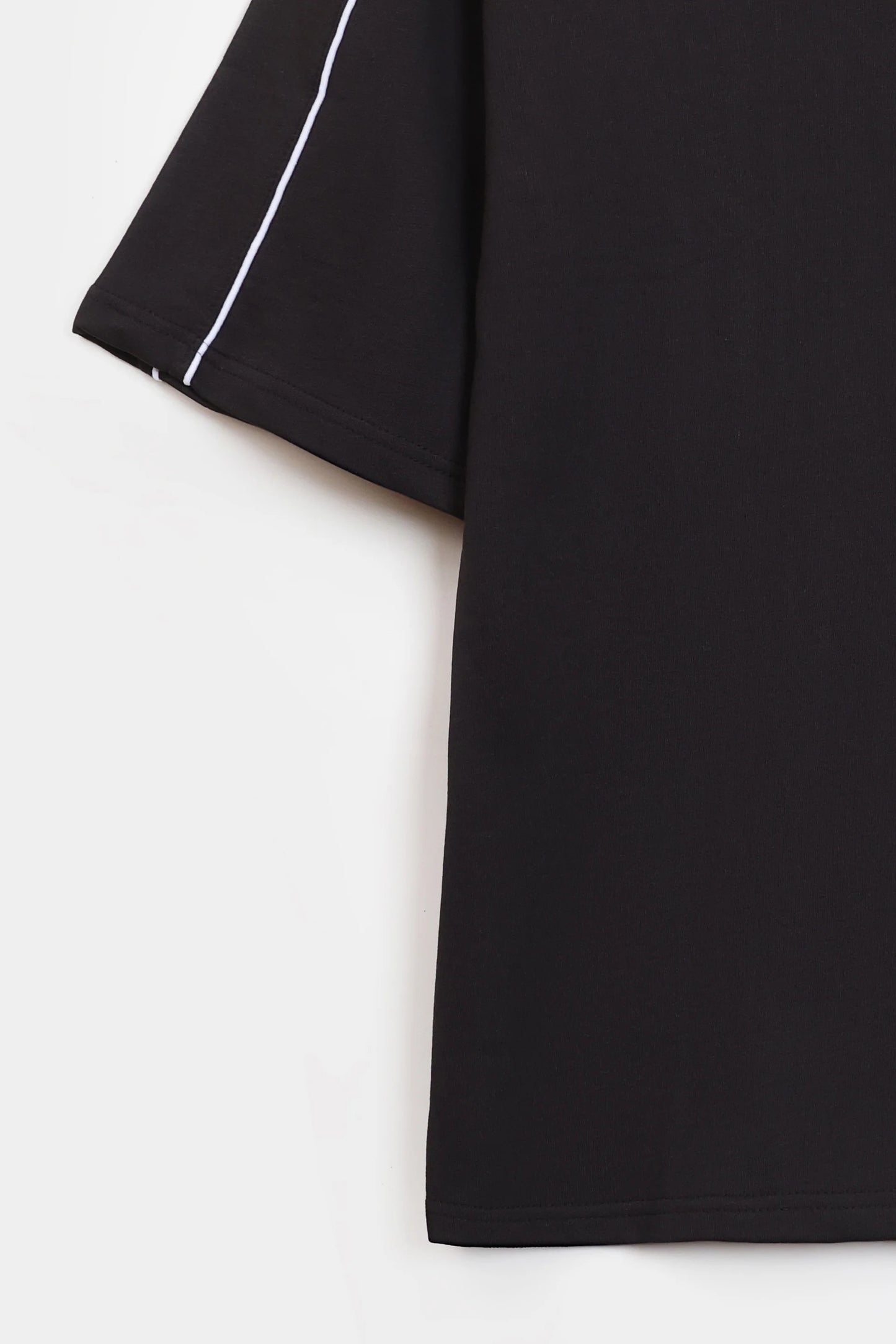 Oversized T-Shirt With Contrast Piping - Cougar Clothing