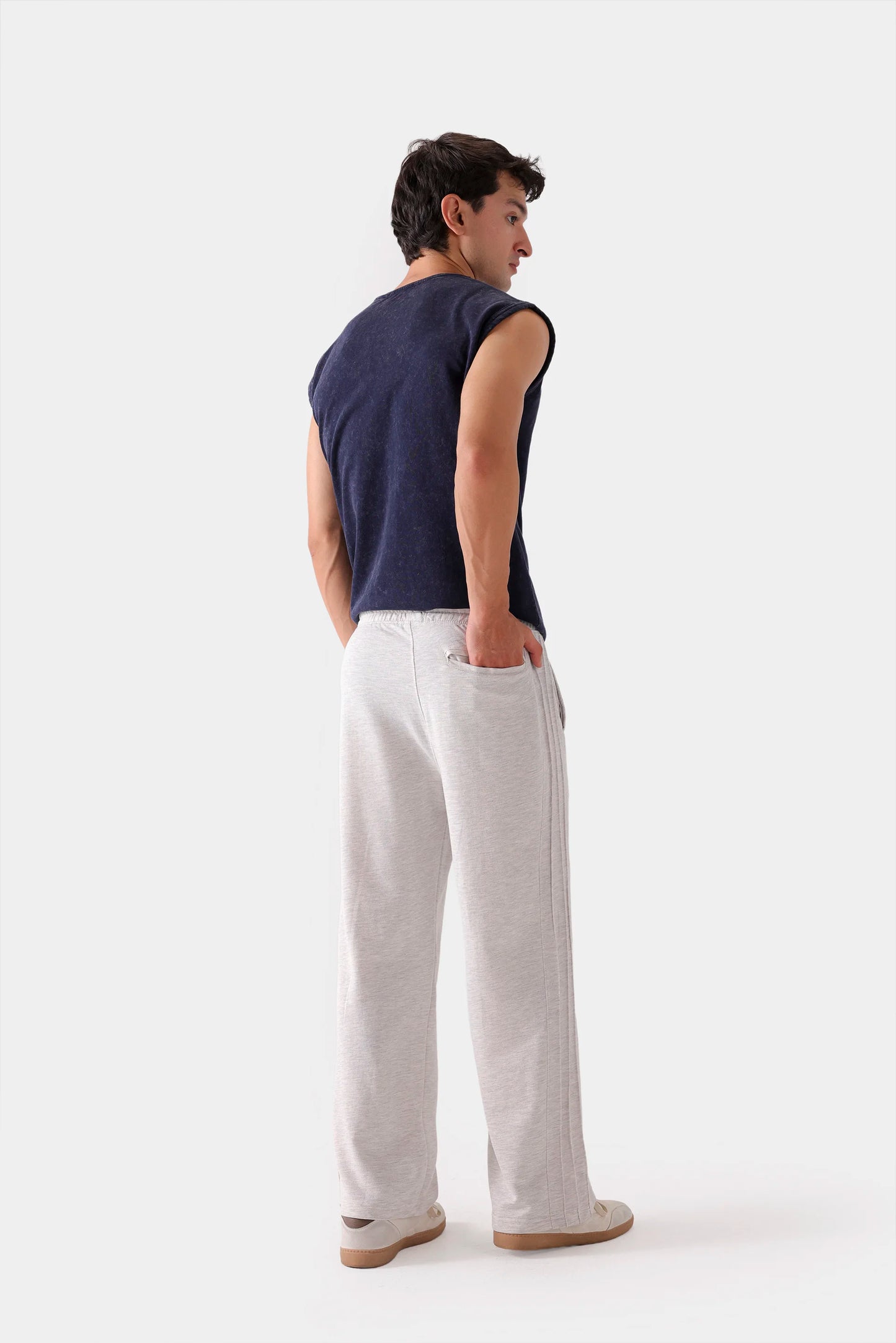 Pleated Relaxed Trousers - Cougar Clothing