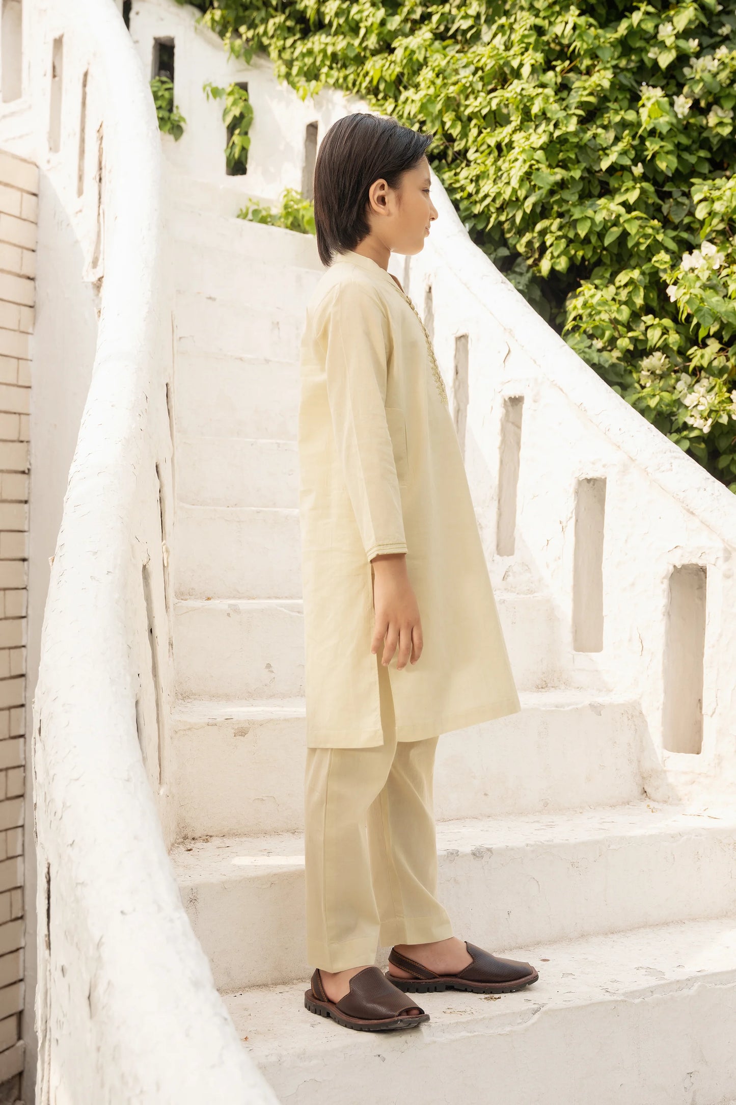 Tilla Embroidered Kurta & Trousers - Cougar Clothing
