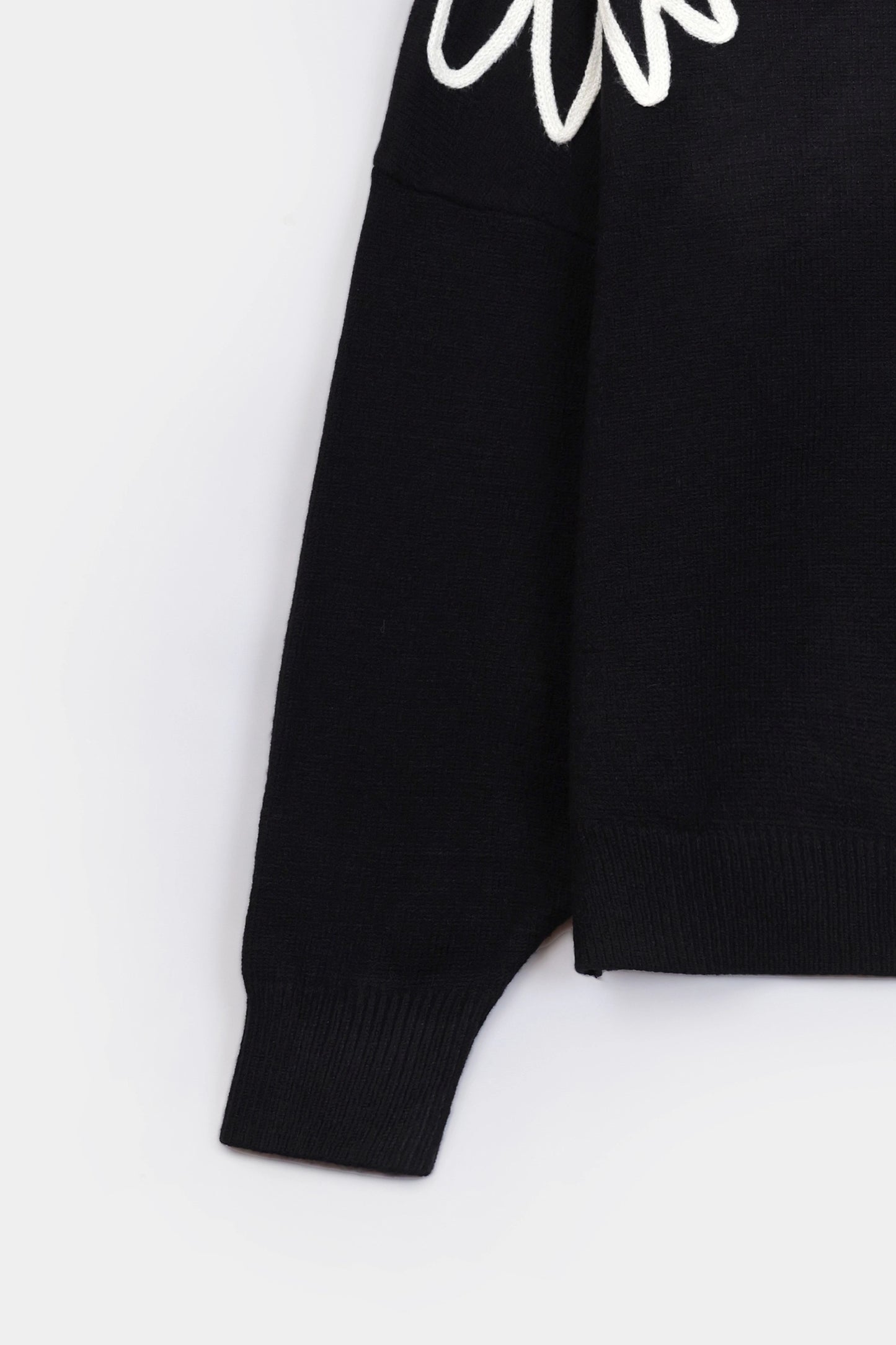 Fine Knit Floral Applique Sweater - Cougar Clothing