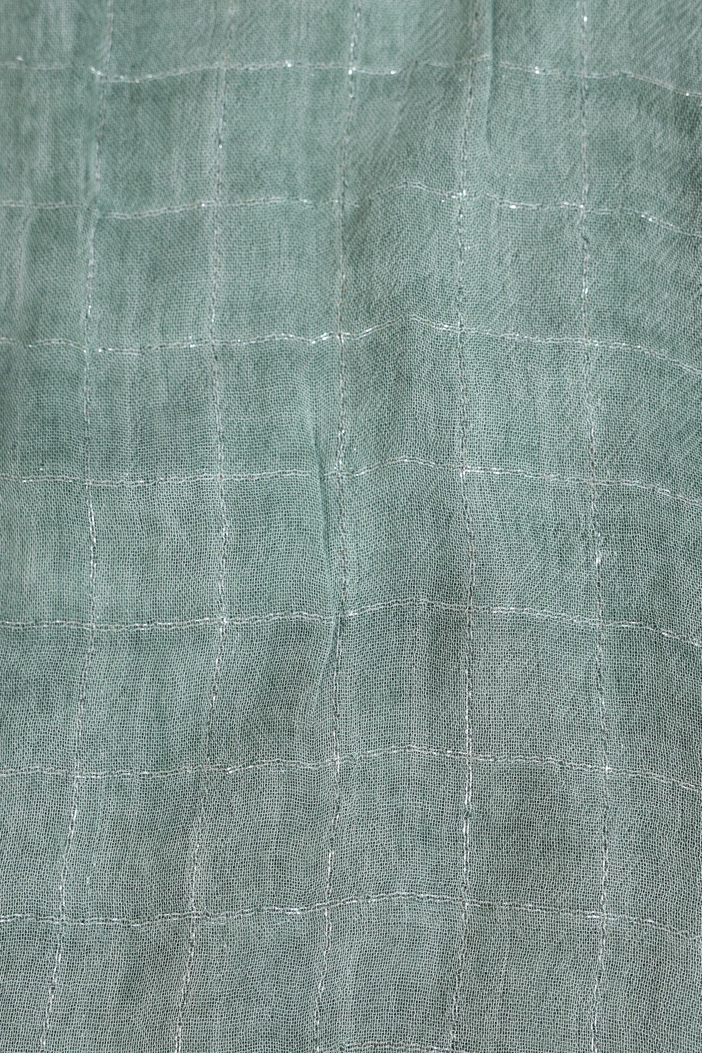 Breathable Shimmering Scarf - Cougar Clothing