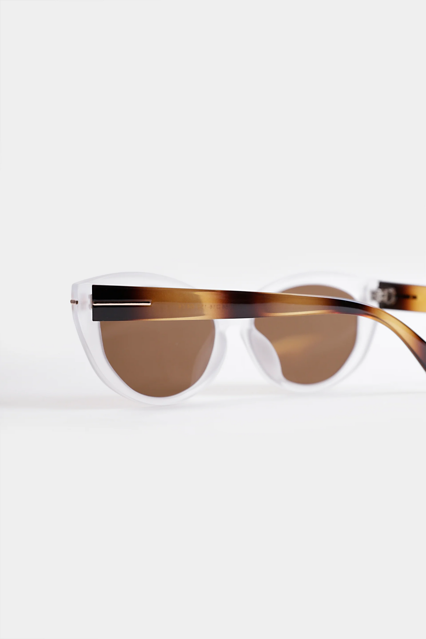 Cat-Eye Sunglasses With Contrast Temples - Cougar Clothing
