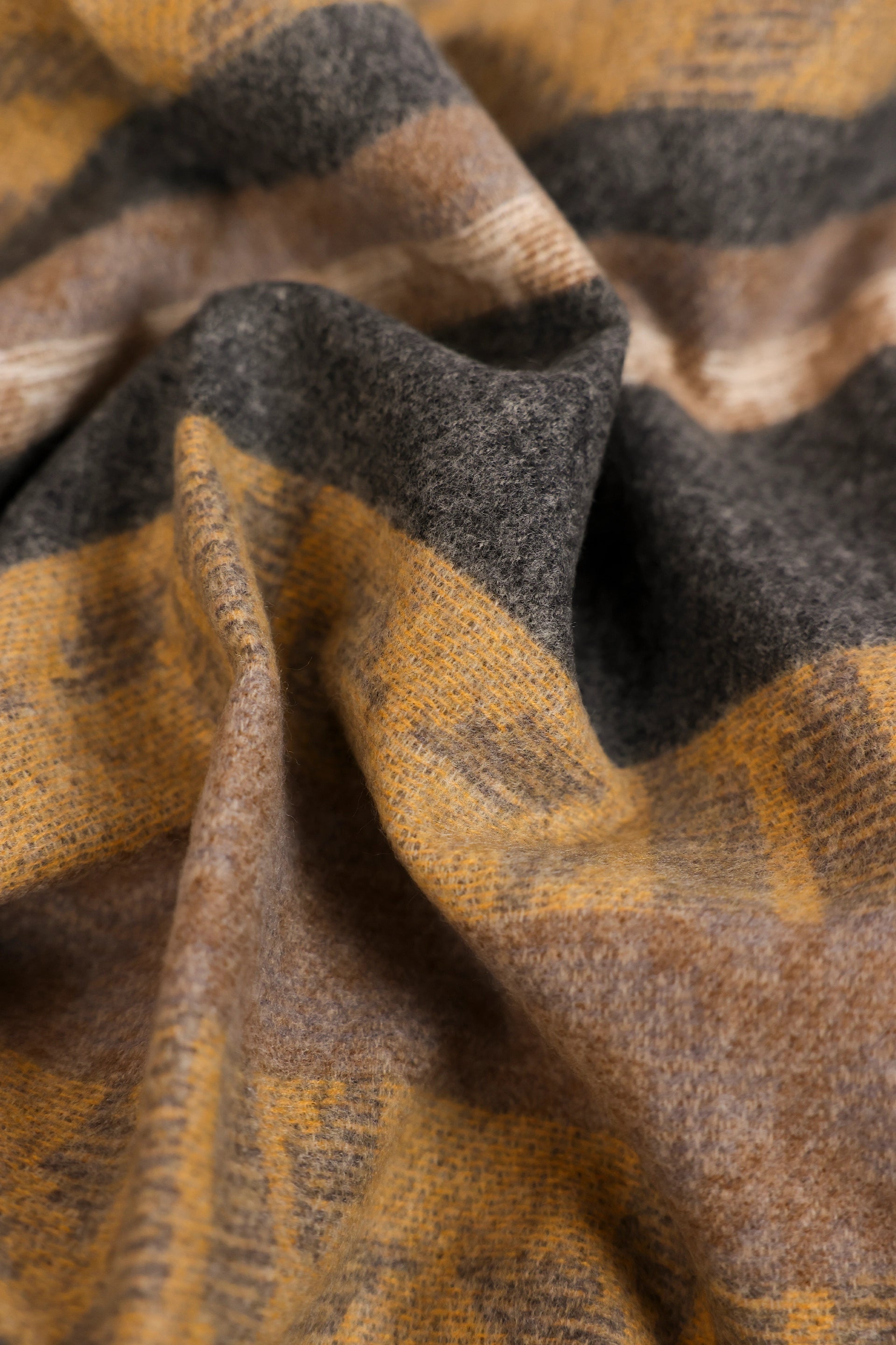 Knitted Shawl - Cougar Clothing