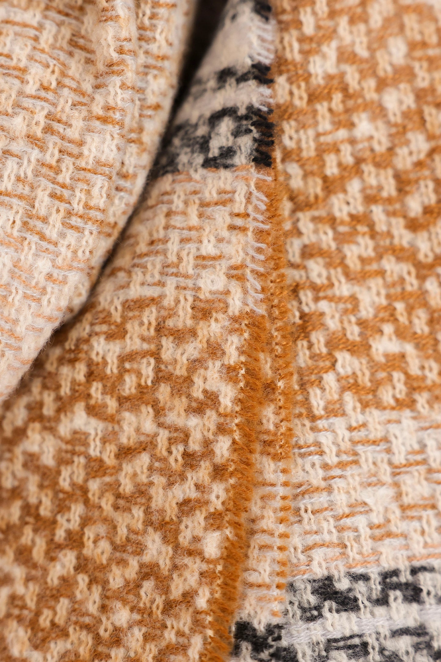 Patterned Knitted Shawl - Cougar Clothing