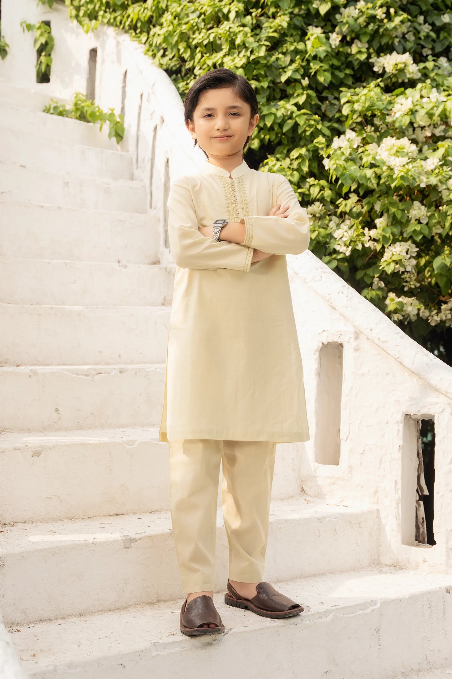 Tilla Embroidered Kurta & Trousers - Cougar Clothing