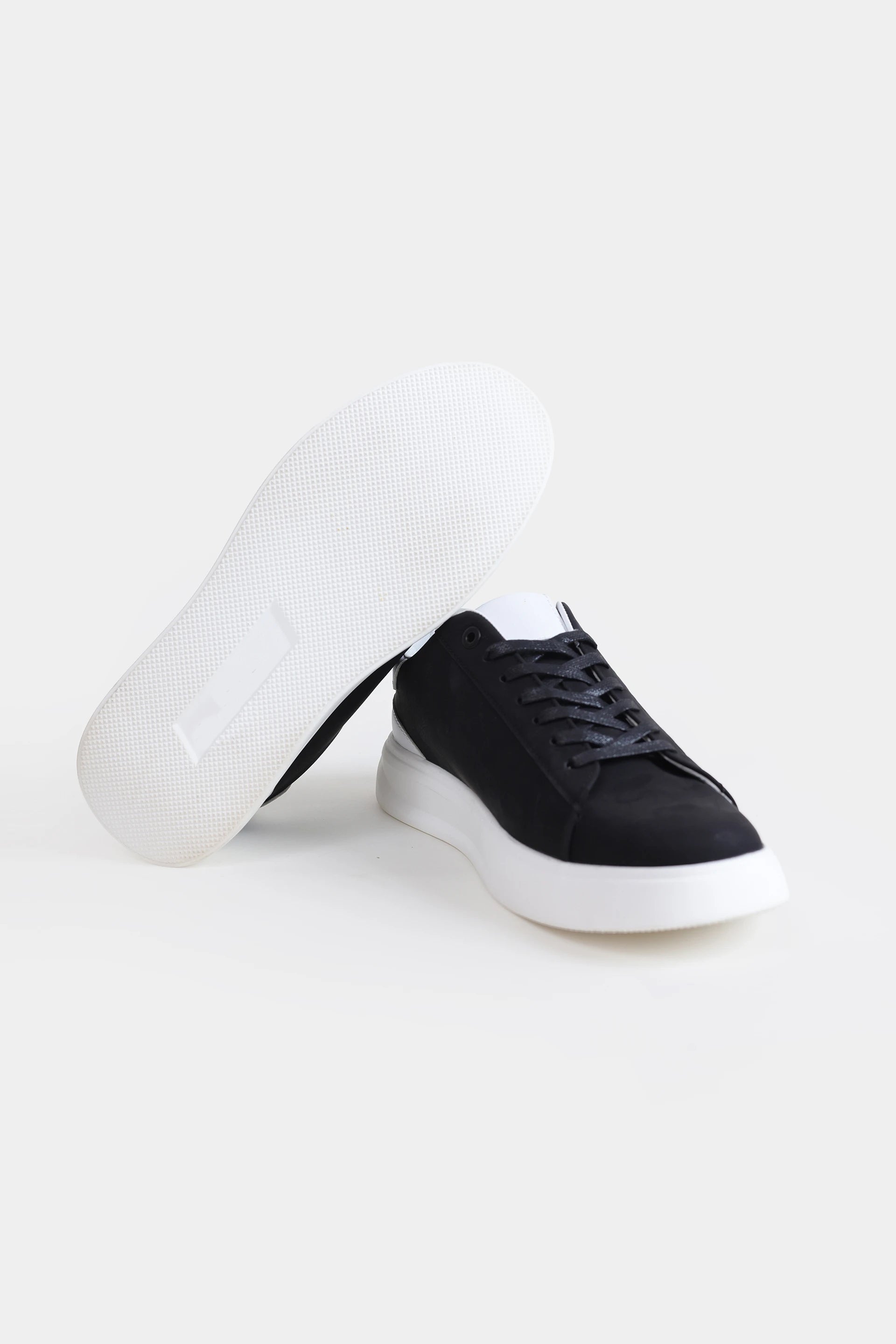 Sneakers - Cougar Clothing