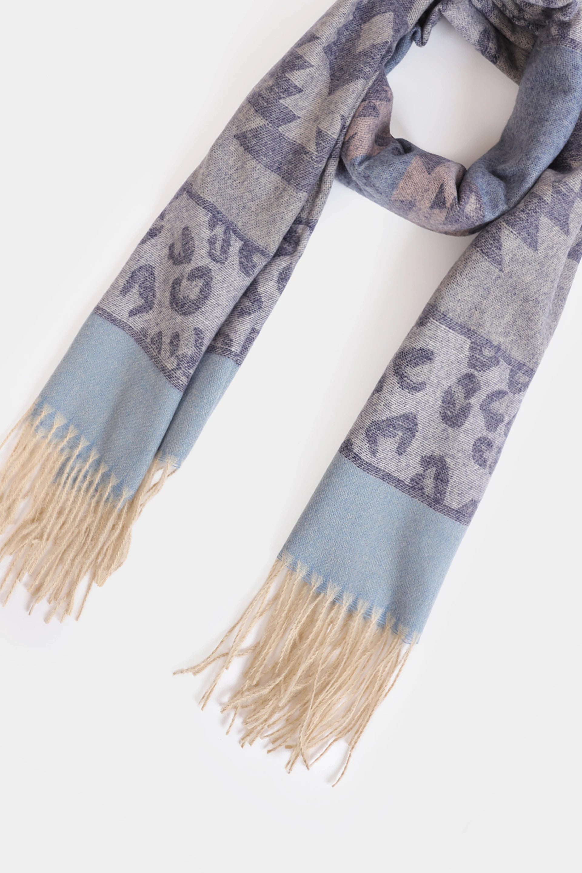 Patterned Knitted Shawl - Cougar Clothing