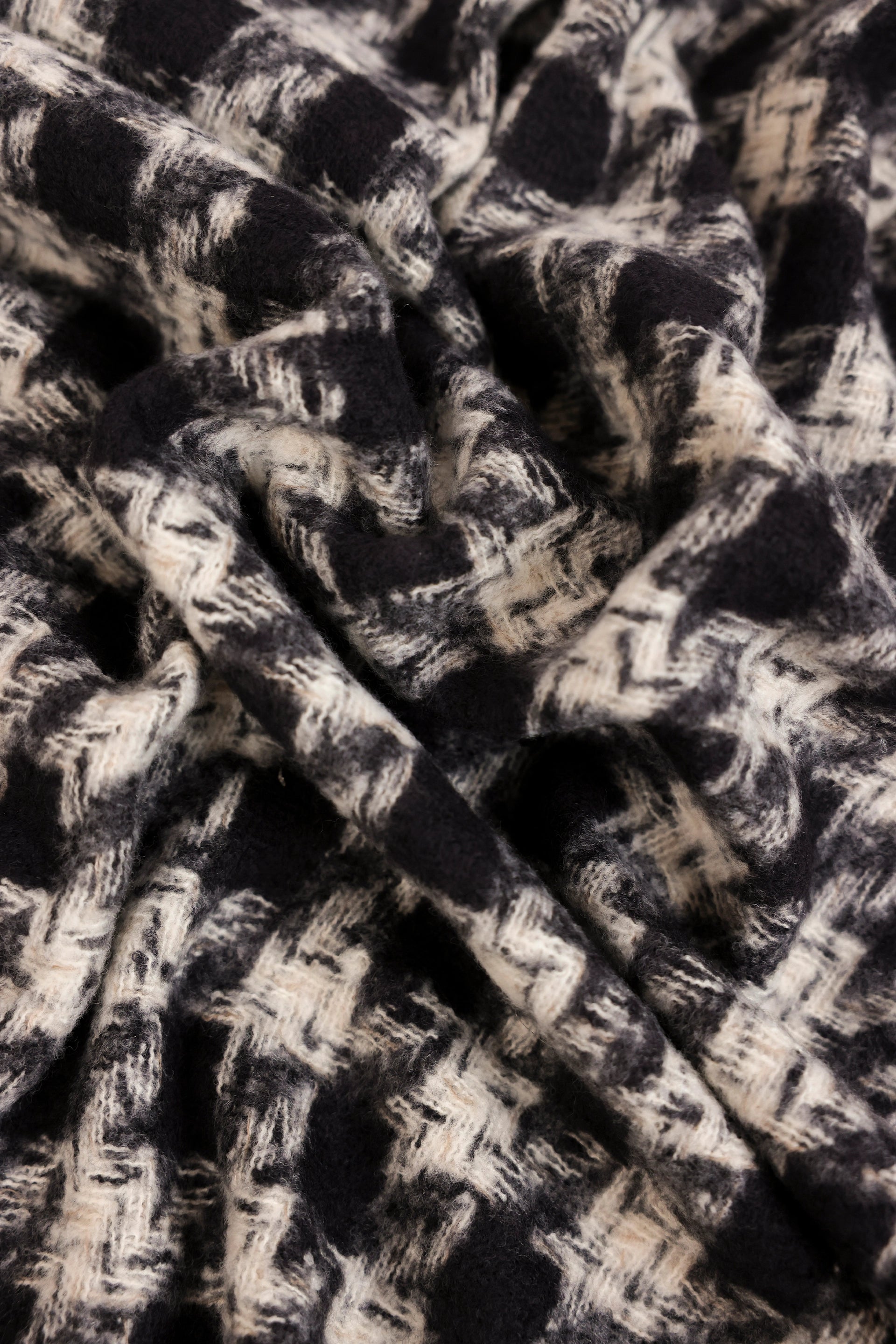 Houndstooth Pattern Knitted Shawl - Cougar Clothing