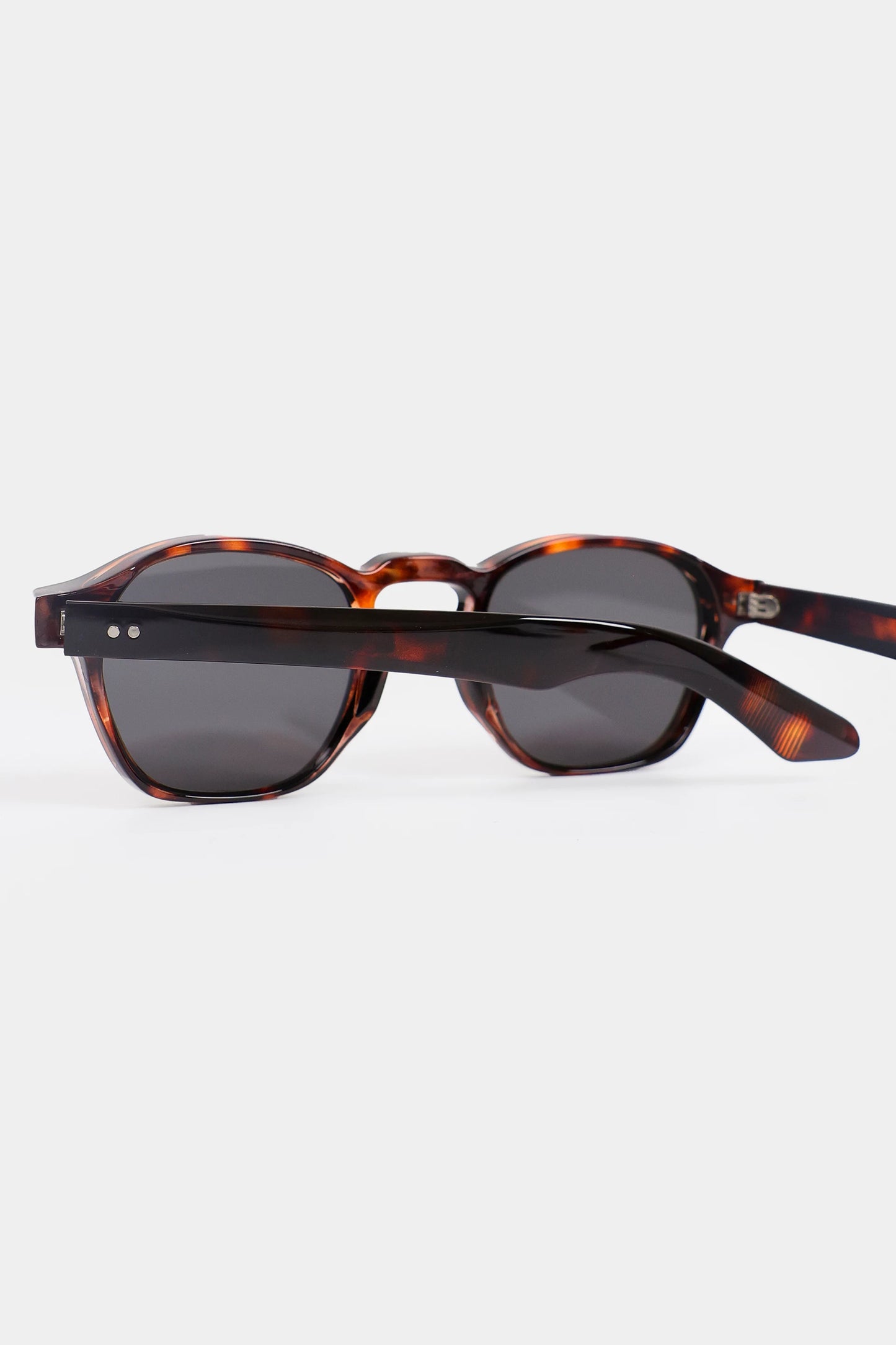 Round-Frame Tortoiseshell Sunglasses - Cougar Clothing
