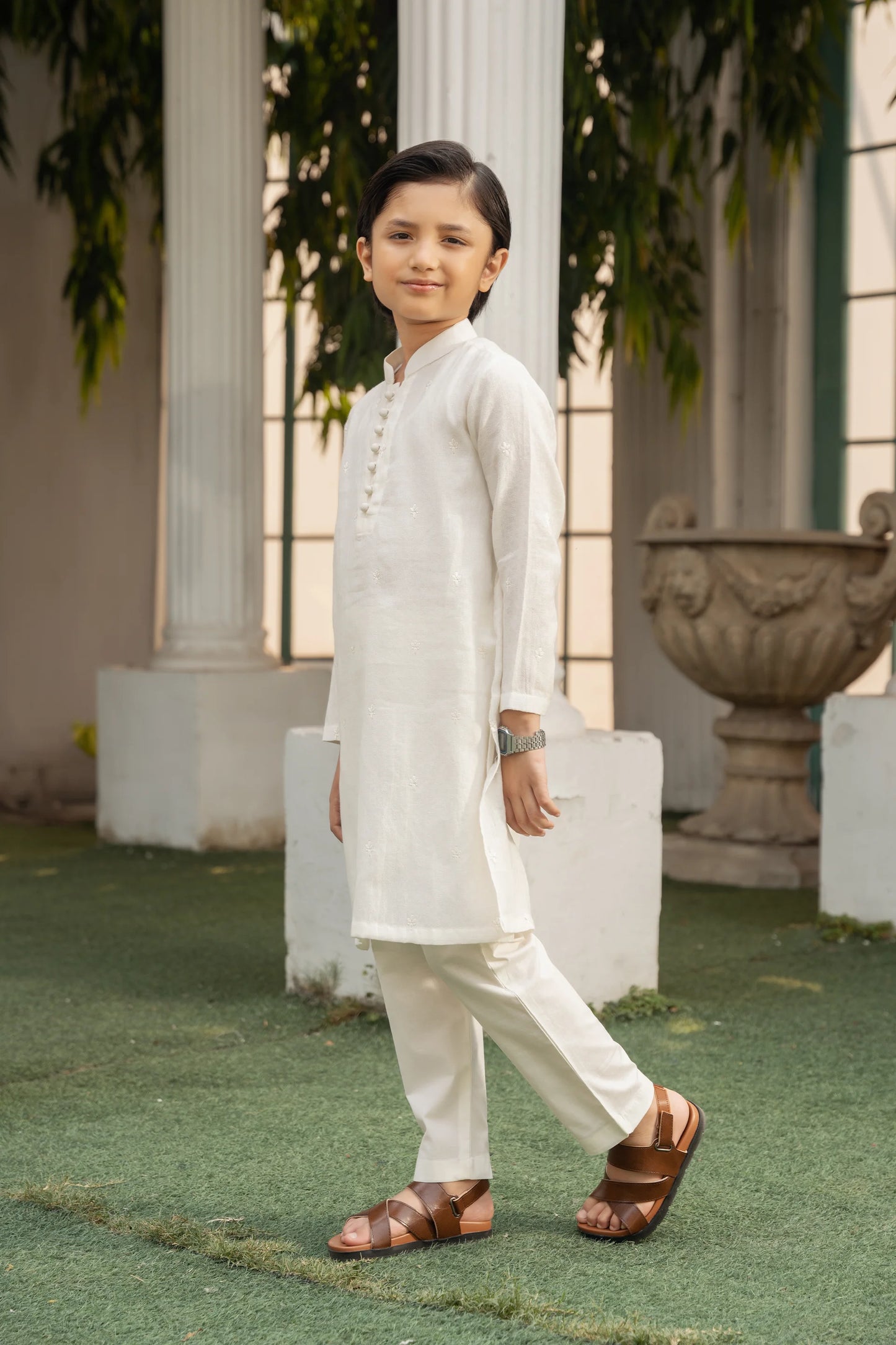 Embroidered Kurta & Trousers - Cougar Clothing