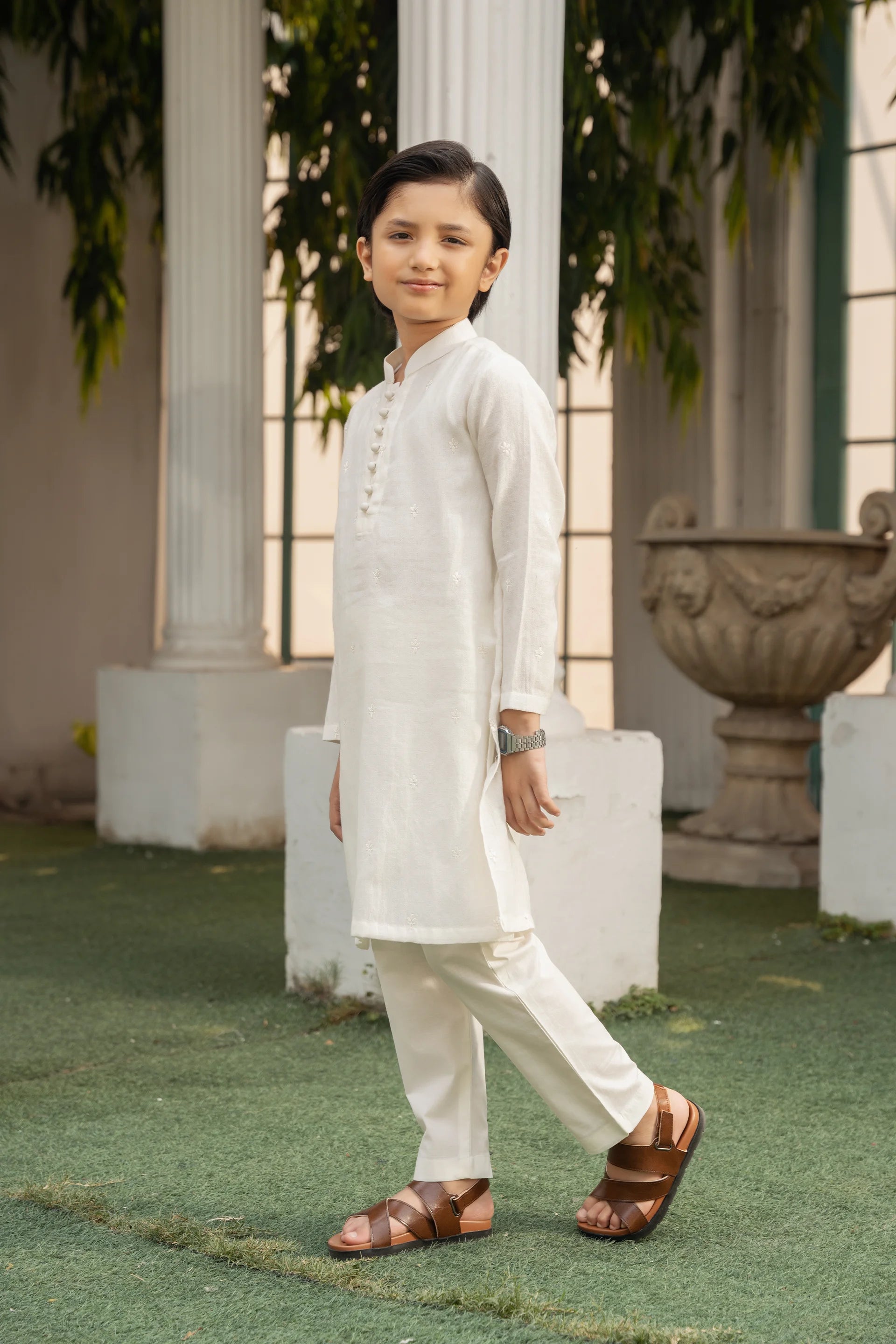 Embroidered Kurta & Trousers - Cougar Clothing