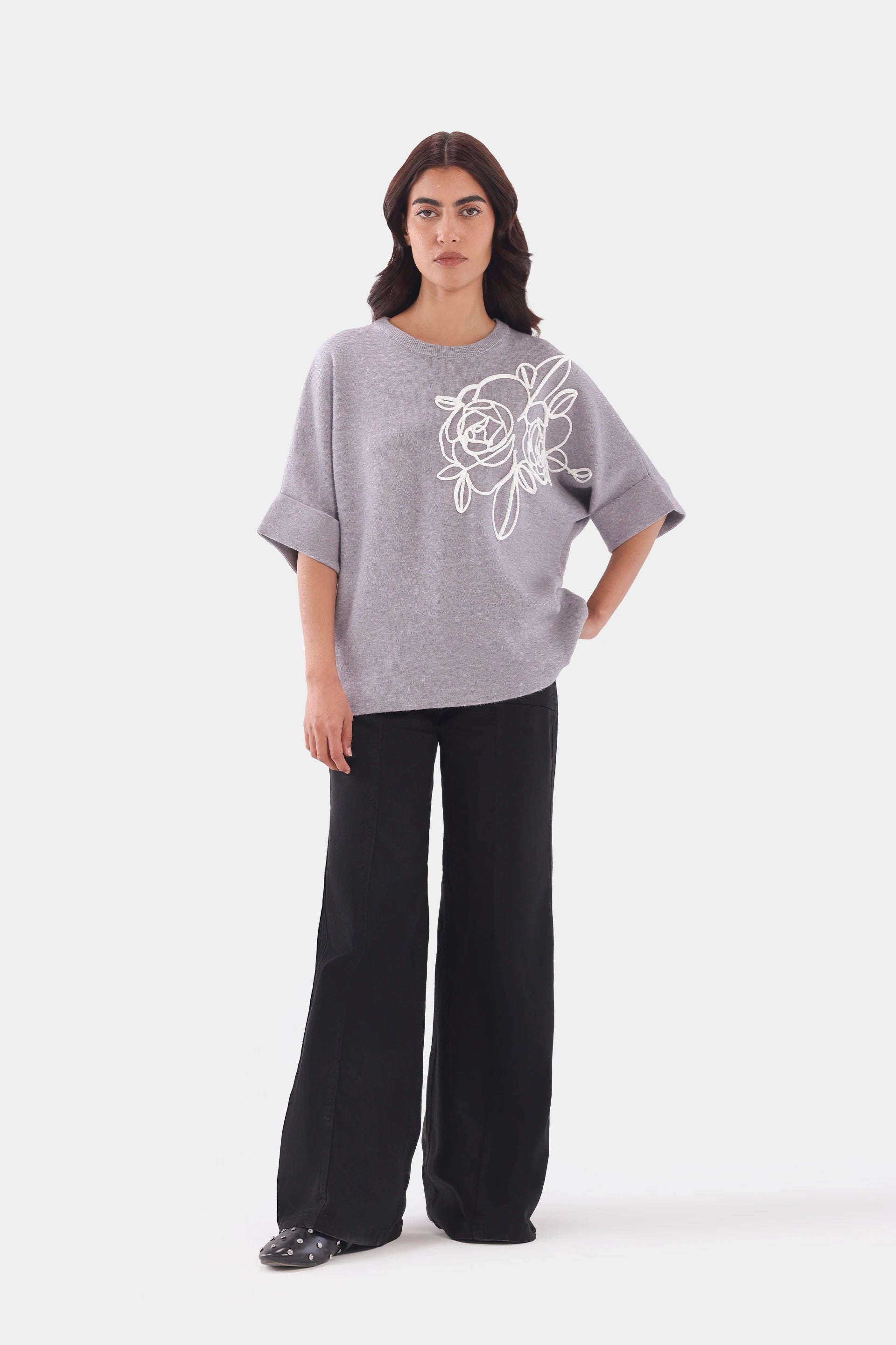 Embroidered Short-Sleeved Sweater - Cougar Clothing