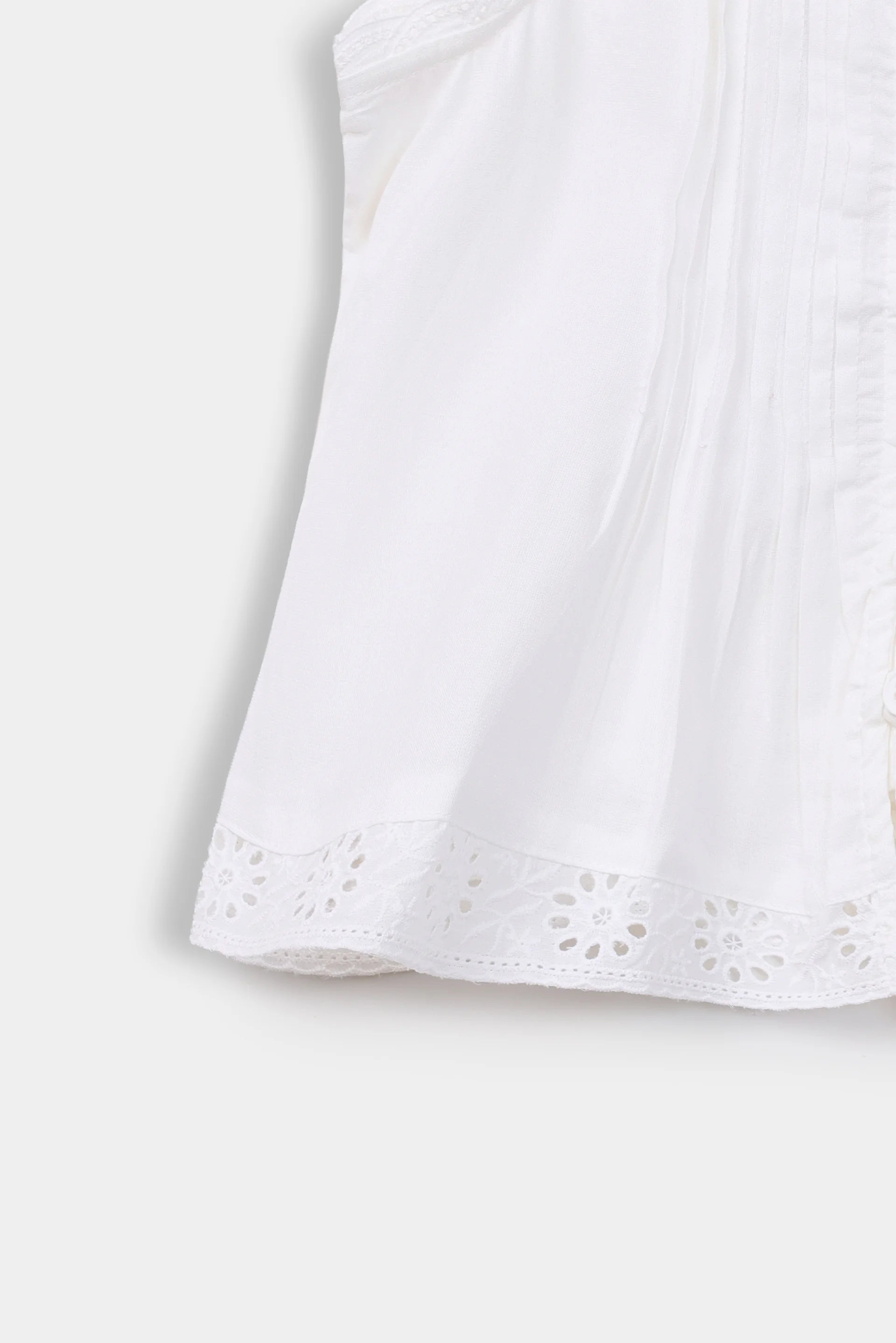Sleeveless Pleated Top - Cougar Clothing
