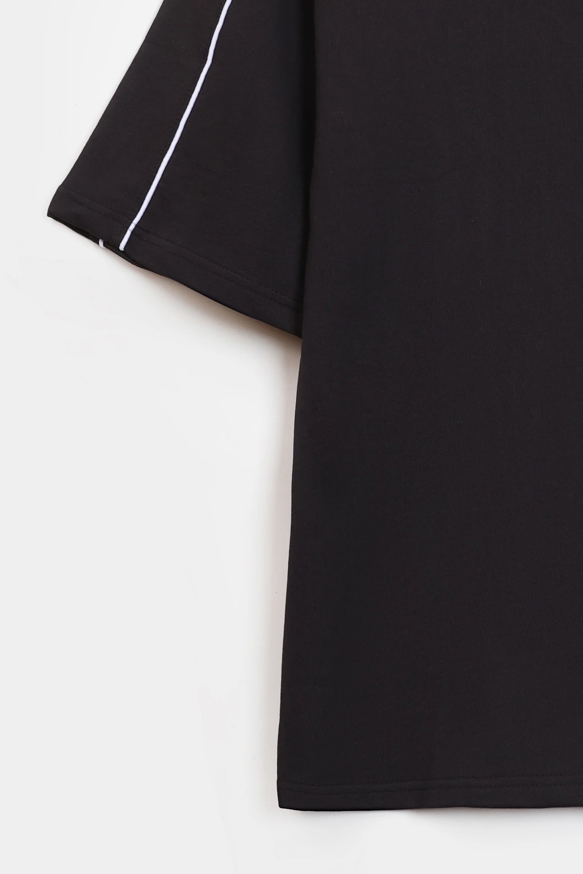 Oversized T-Shirt With Contrast Piping - Cougar Clothing