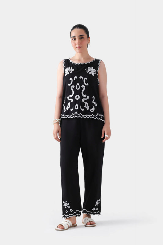 Embroidered Scallop Top - Cougar Clothing