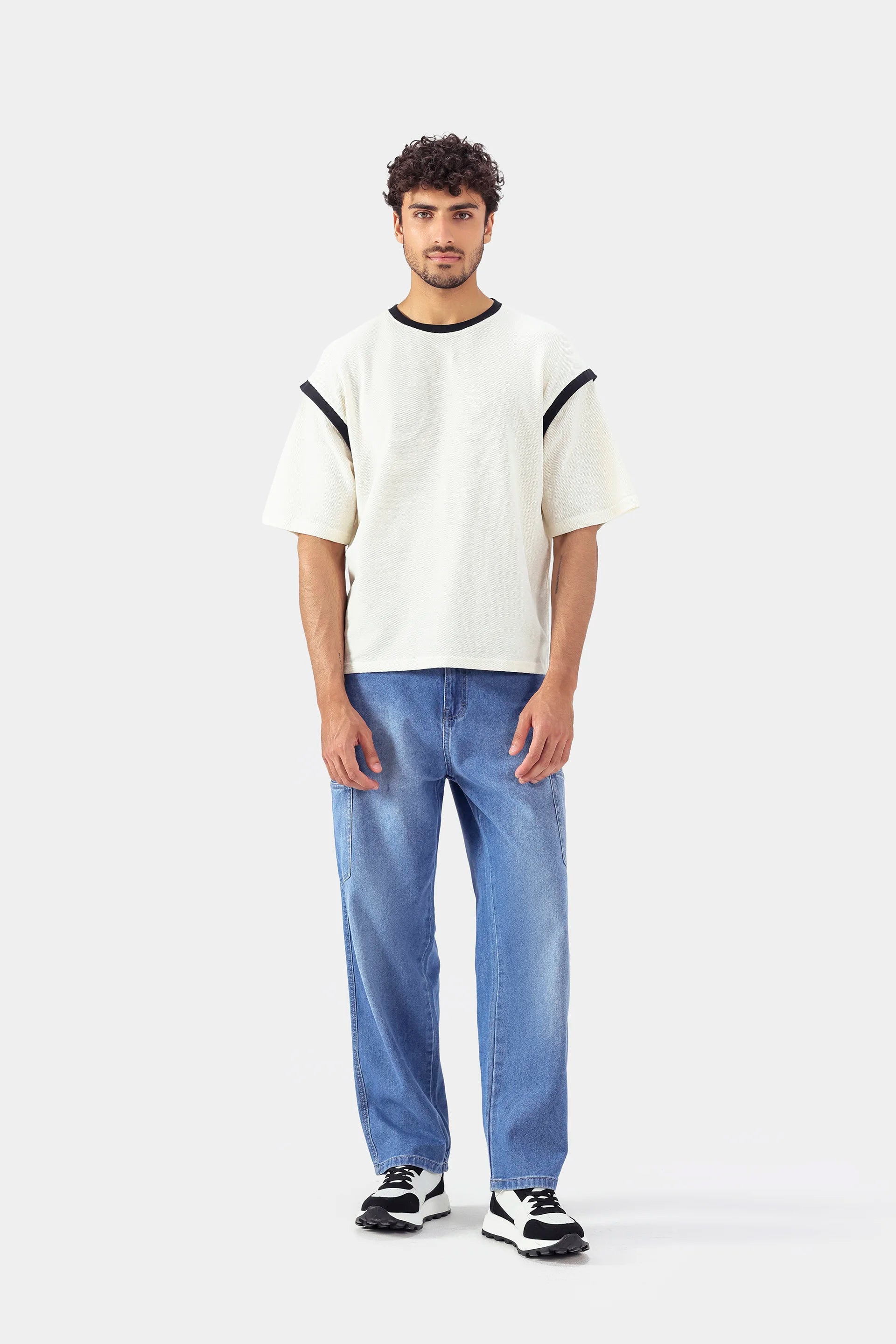 Boxy Contrast Trimmed T-Shirt - Cougar Clothing