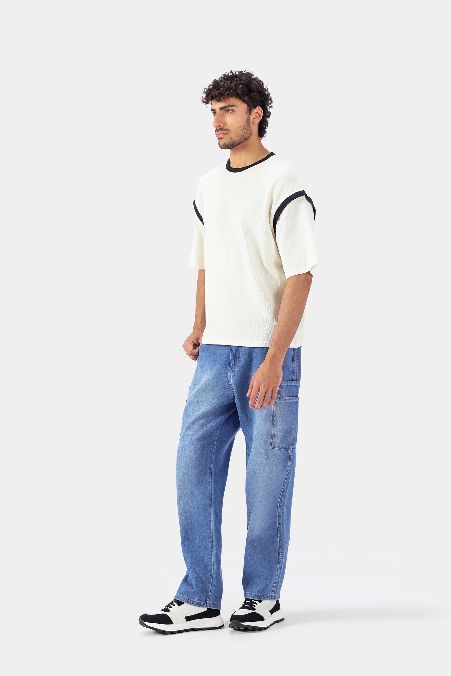 Boxy Contrast Trimmed T-Shirt - Cougar Clothing