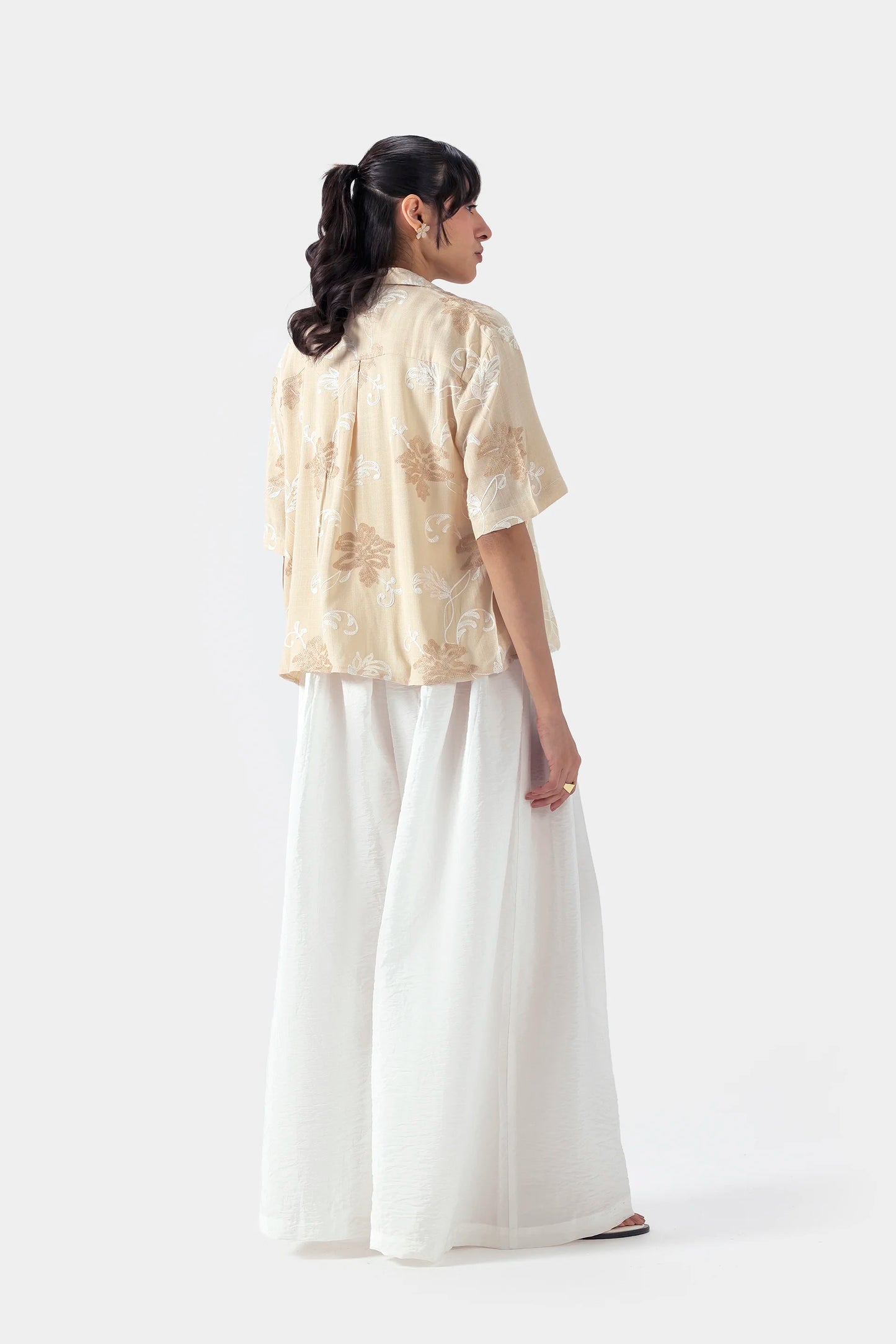 Schiffli Embroidered Resort Shirt - Cougar Clothing