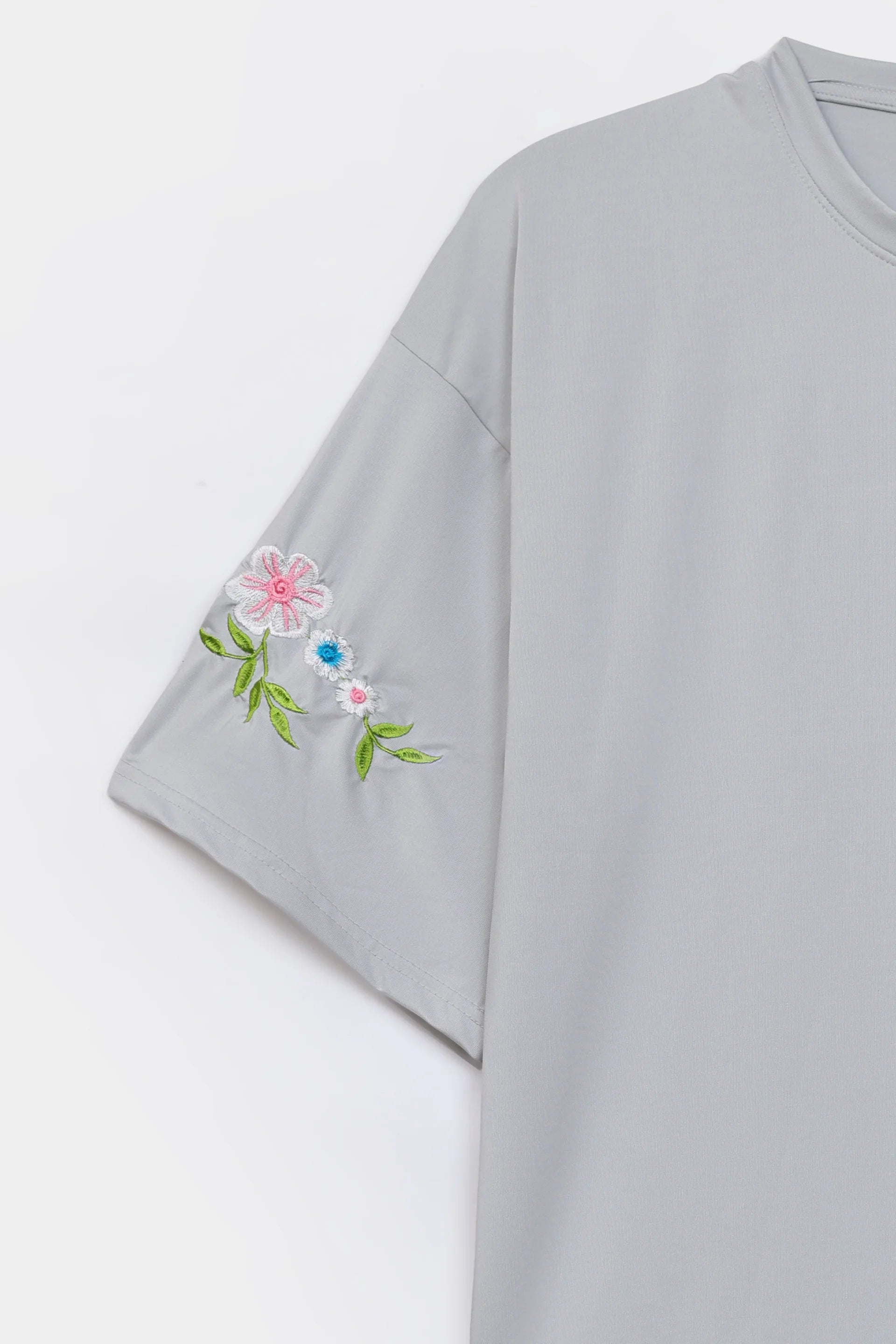 Oversized Embroidered T-Shirt - Cougar Clothing