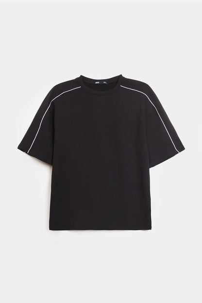 Oversized T-Shirt With Contrast Piping - Cougar Clothing