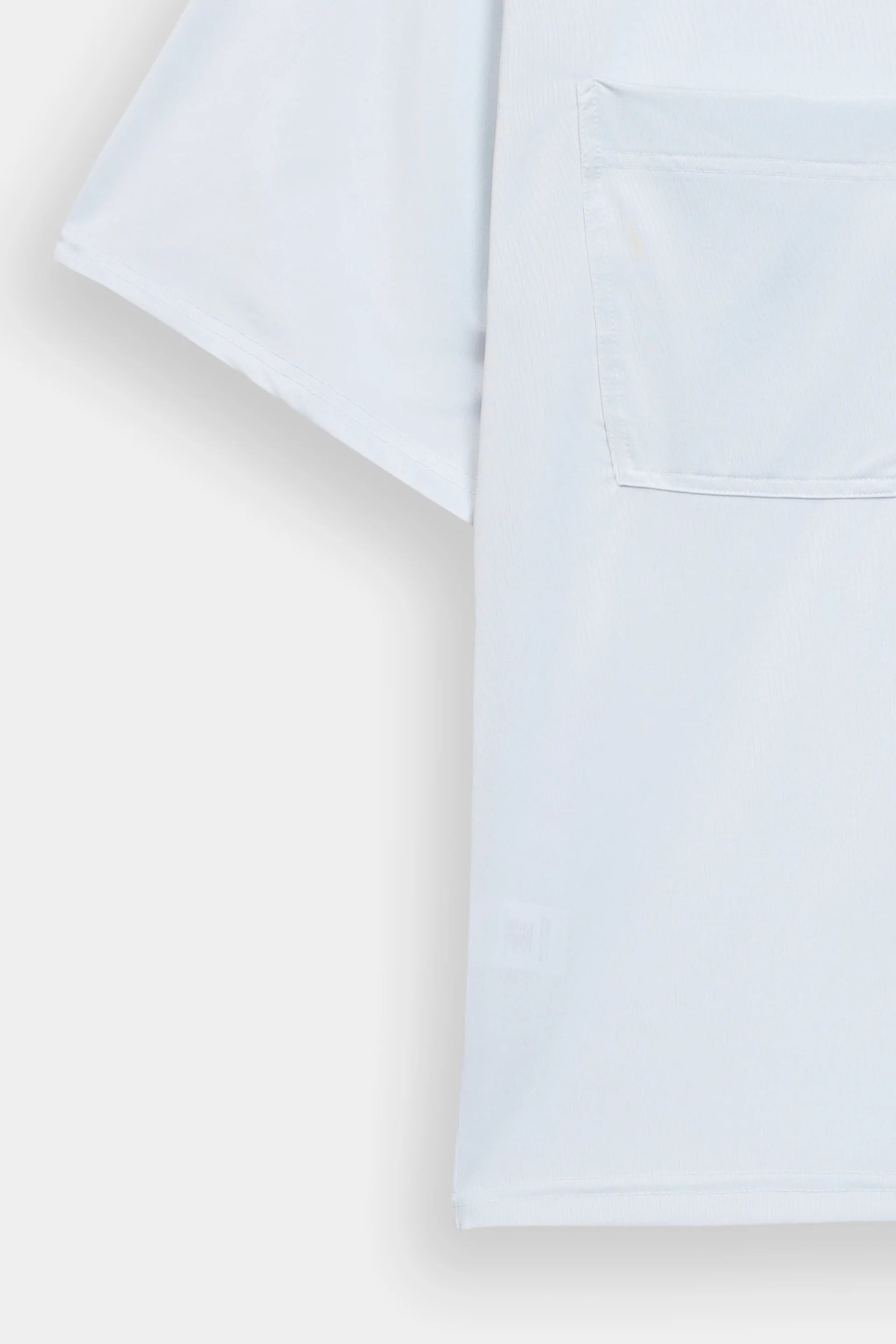 T-Shirt With Front Patch Pockets - Cougar Clothing