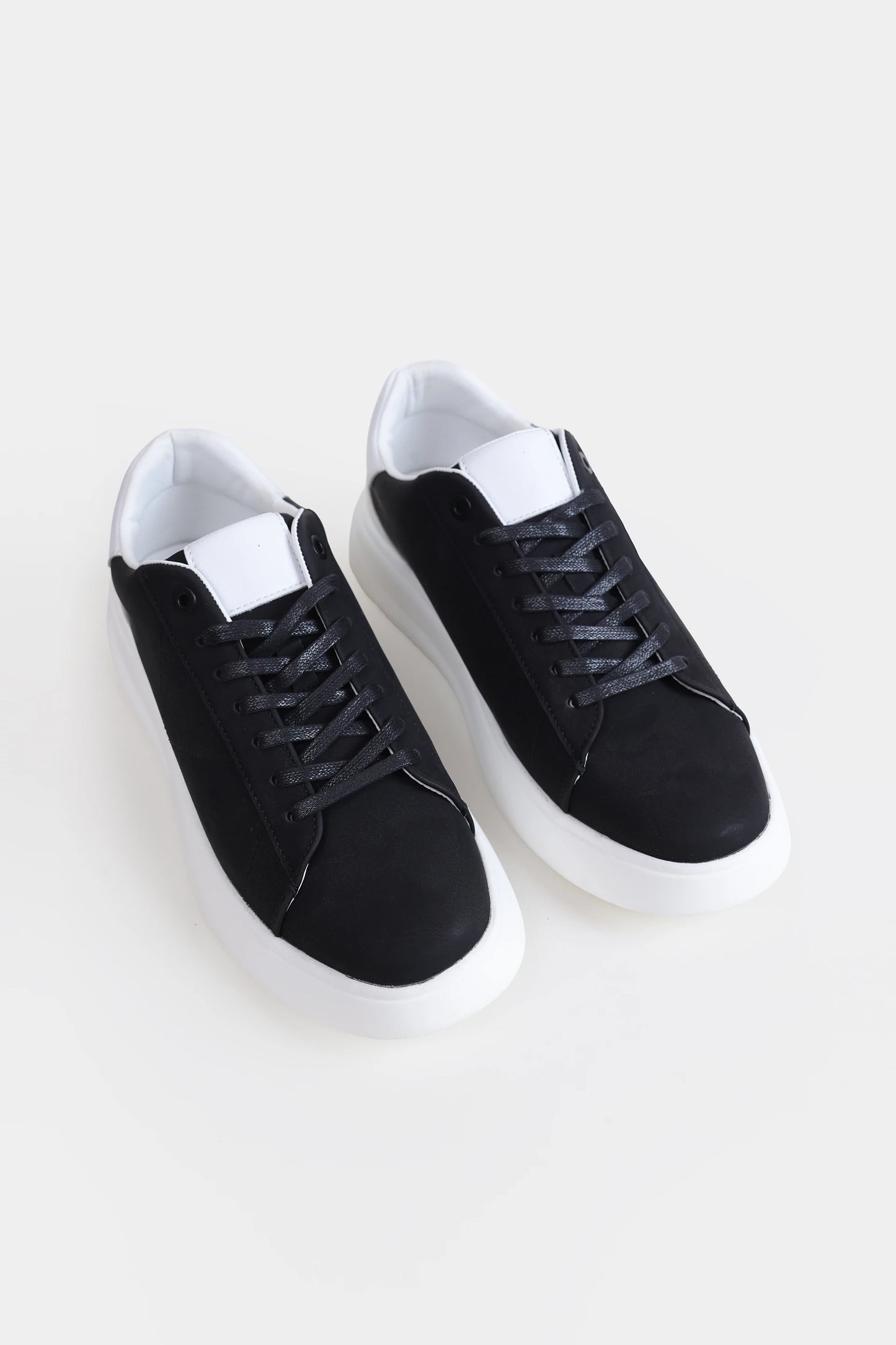 Sneakers - Cougar Clothing