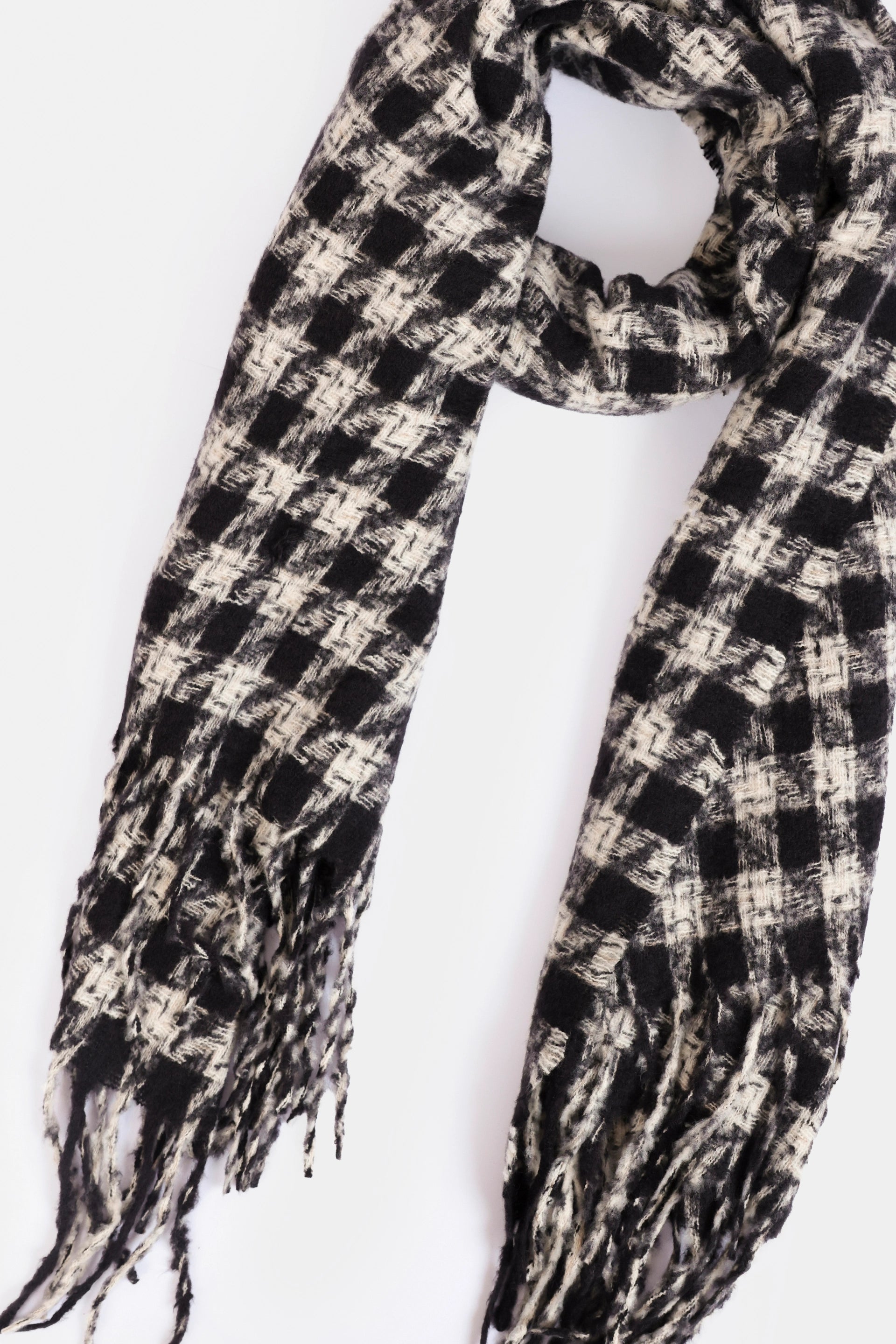 Houndstooth Pattern Knitted Shawl - Cougar Clothing