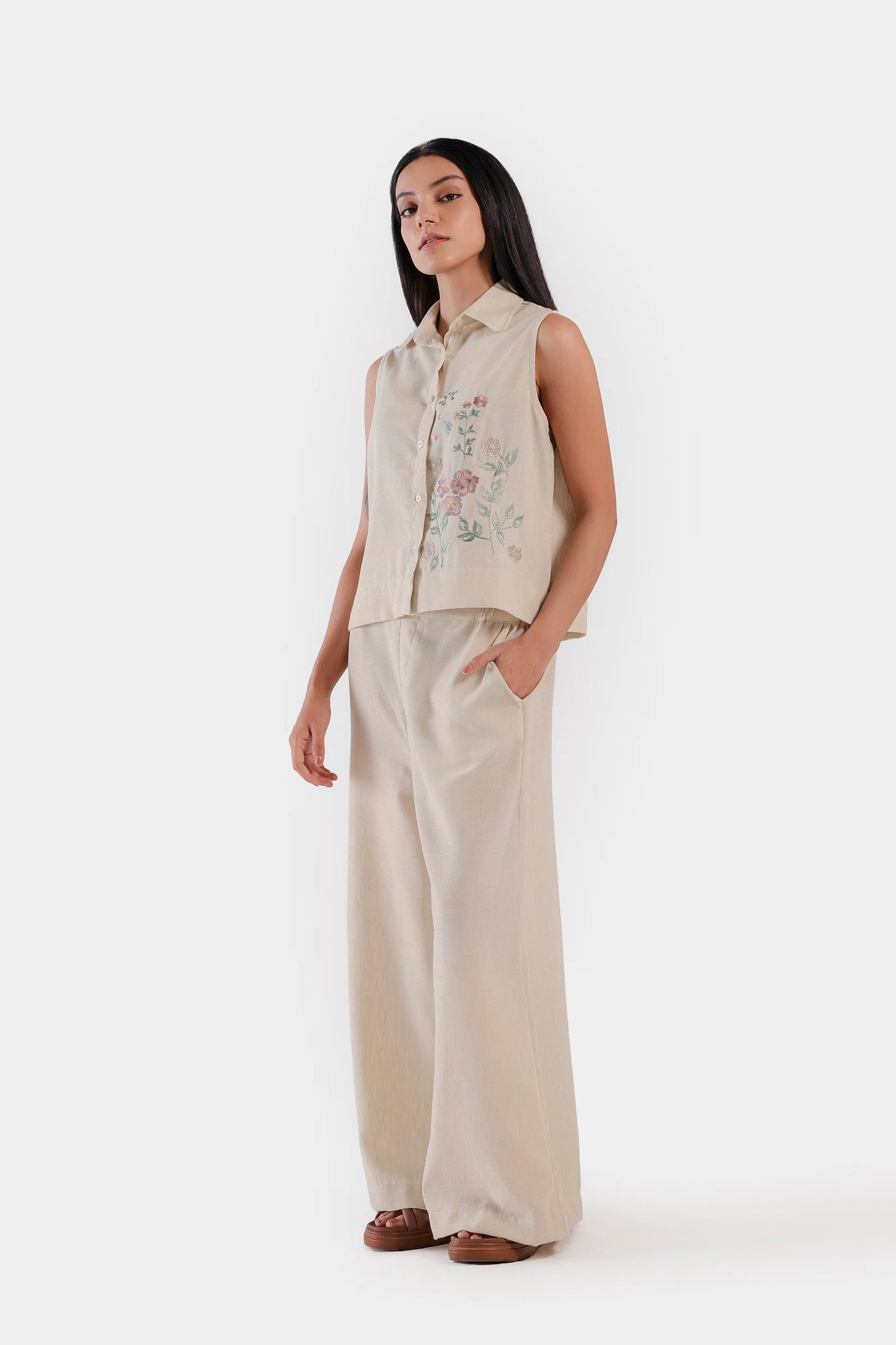 Yarn Dyed Sleeveless Embroidered Shirt - Cougar Clothing