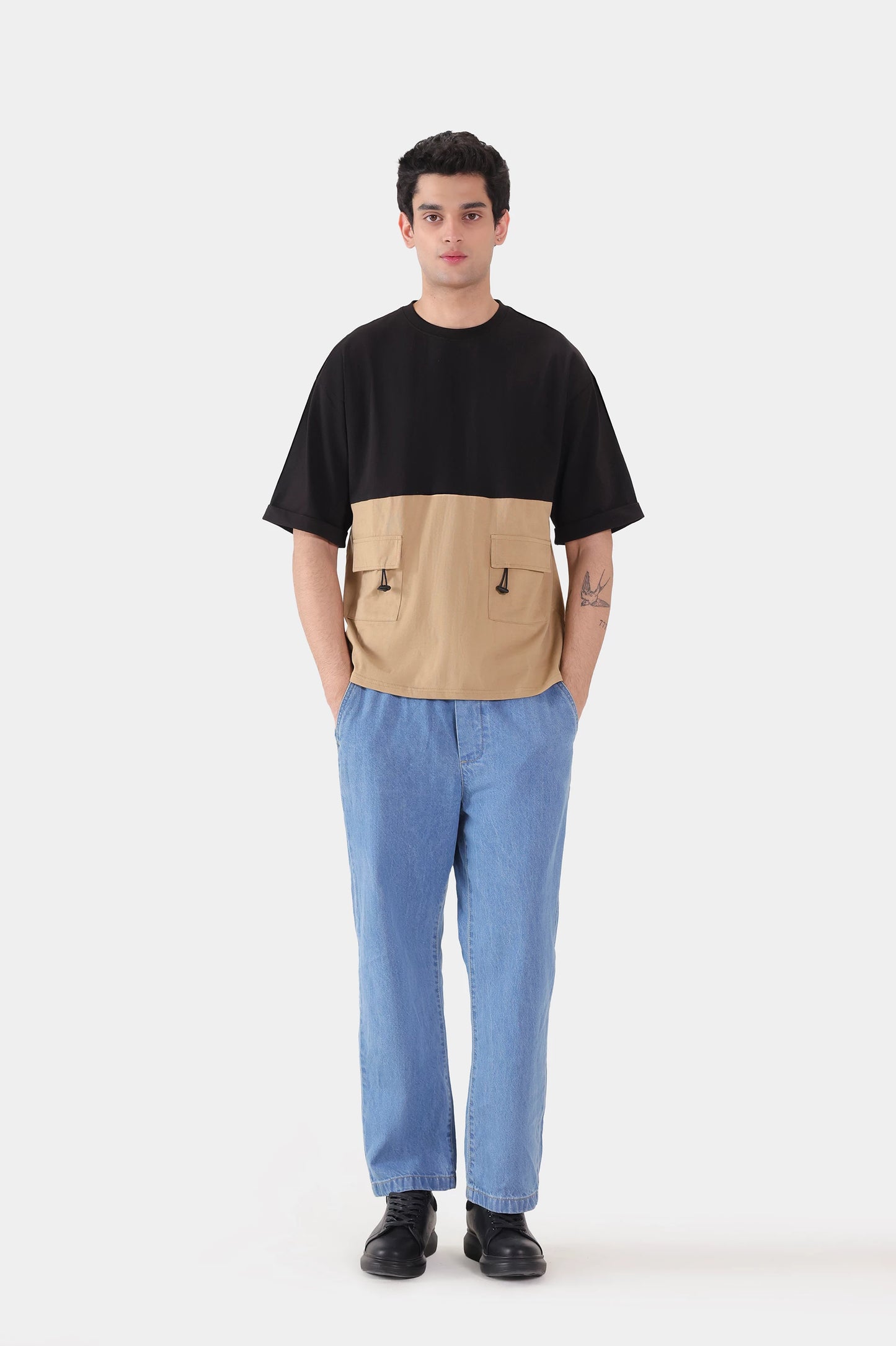 Oversized T-Shirt With Flap Pockets - Cougar Clothing