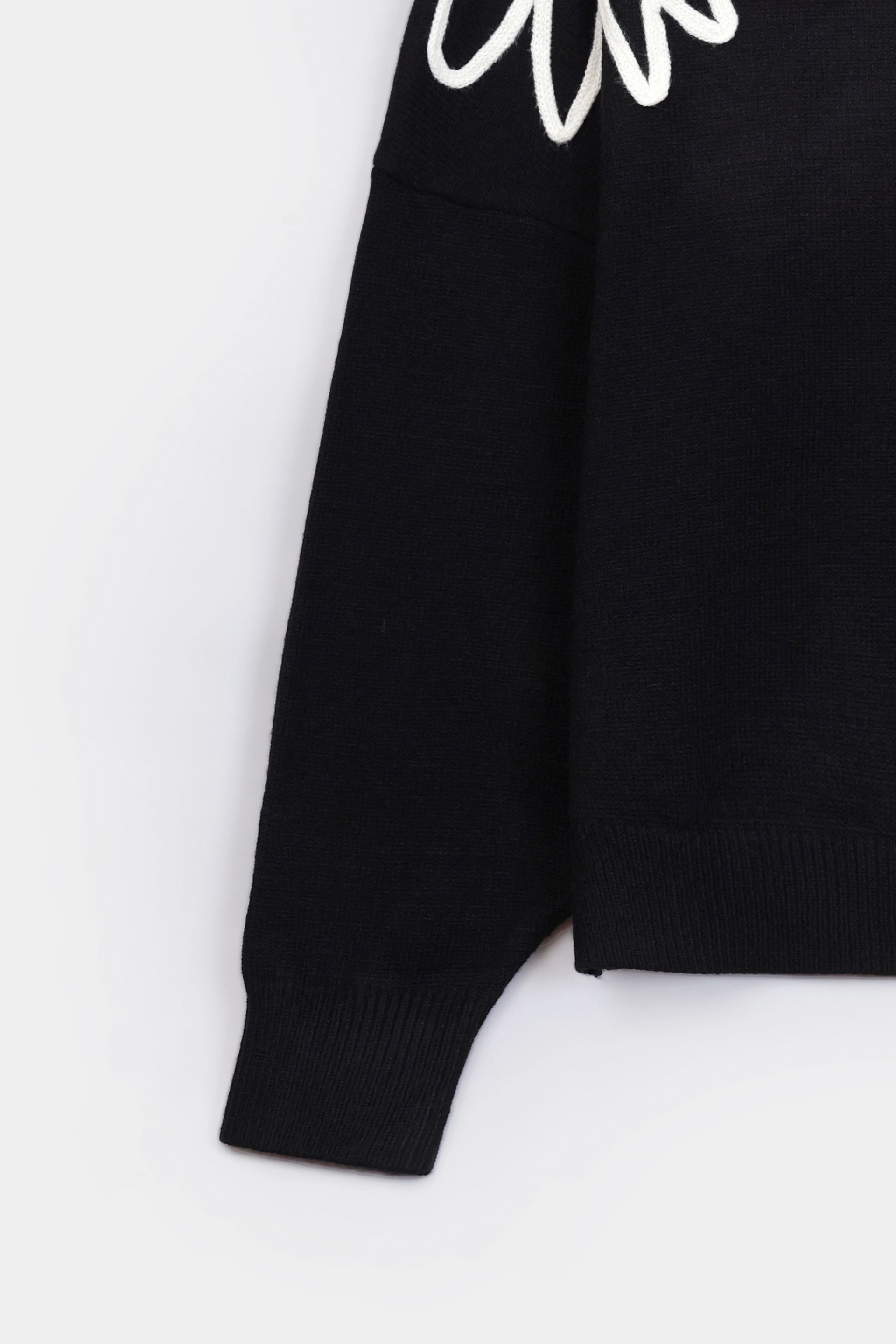 Fine Knit Floral Applique Sweater - Cougar Clothing