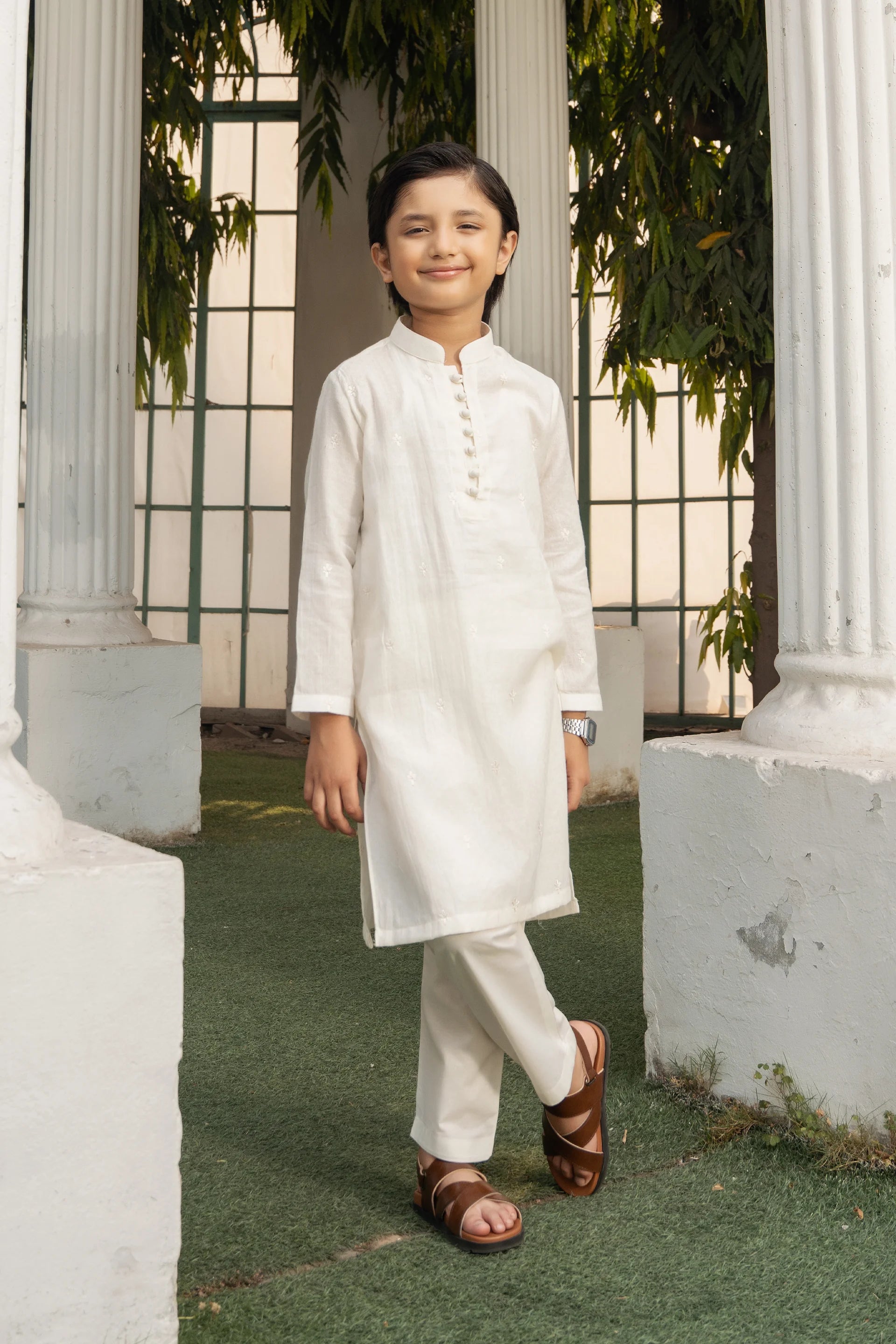 Embroidered Kurta & Trousers - Cougar Clothing