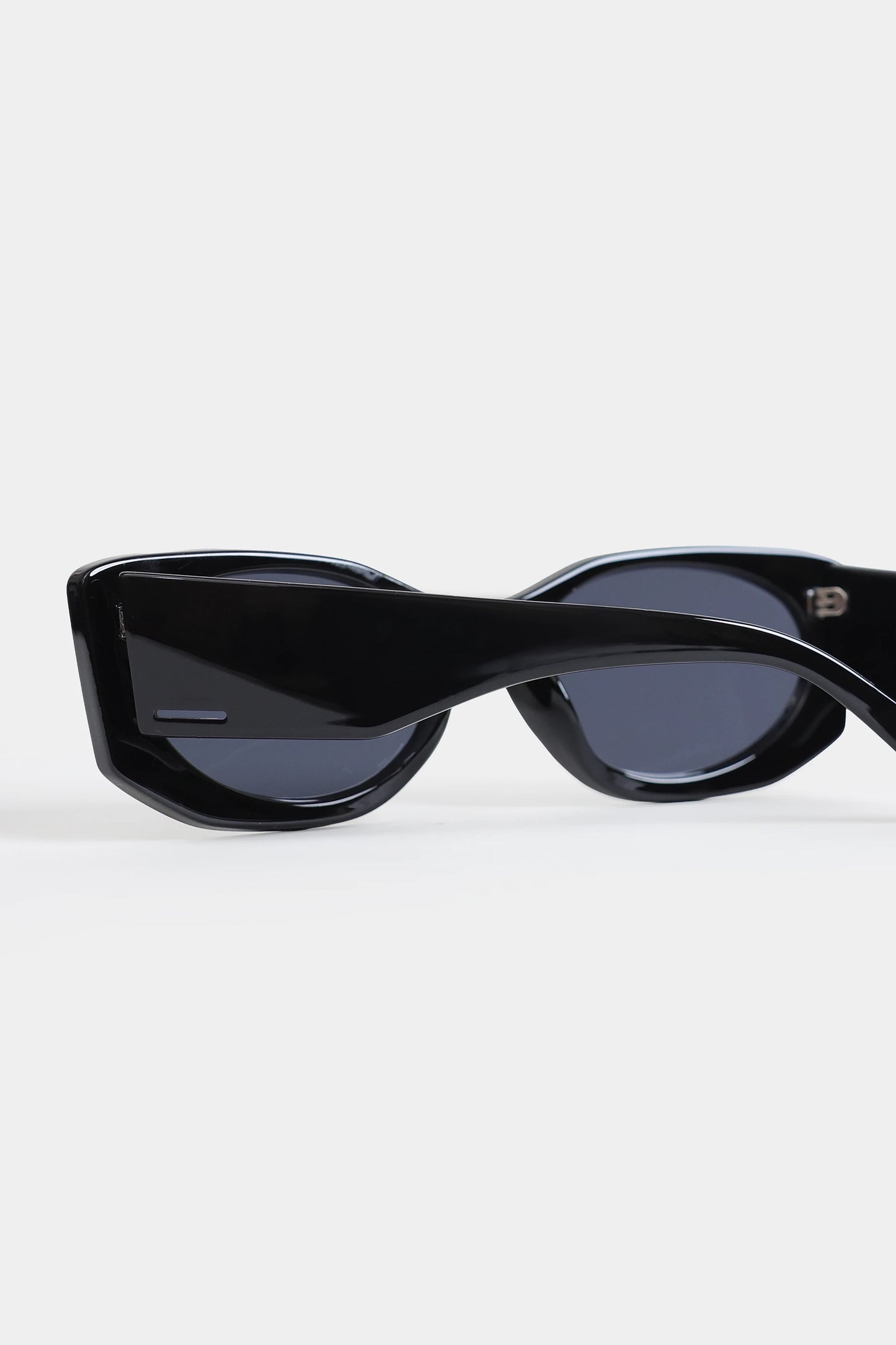 Edgy Cat-Eye Sunglasses - Cougar Clothing