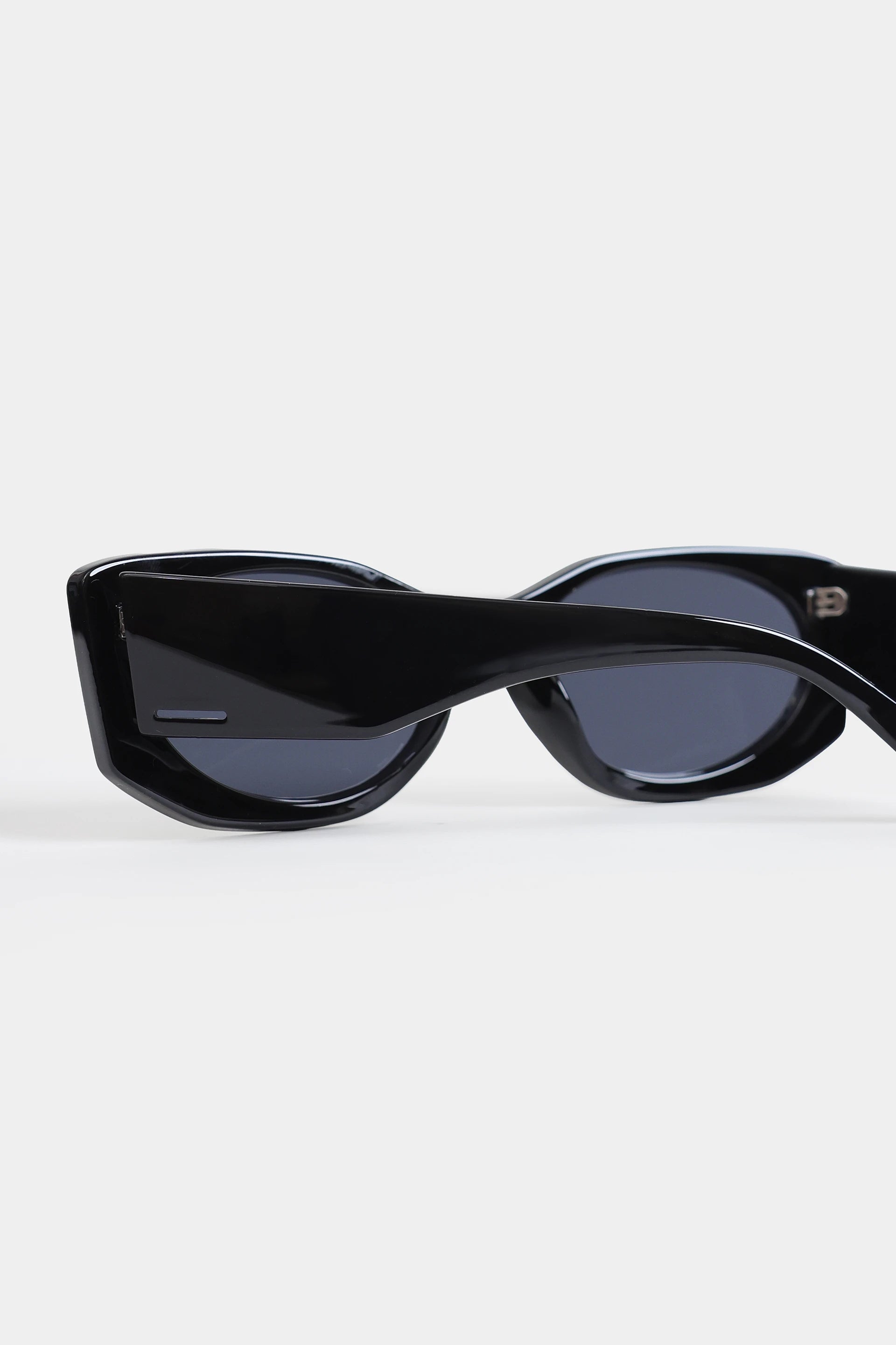 Edgy Cat-Eye Sunglasses - Cougar Clothing
