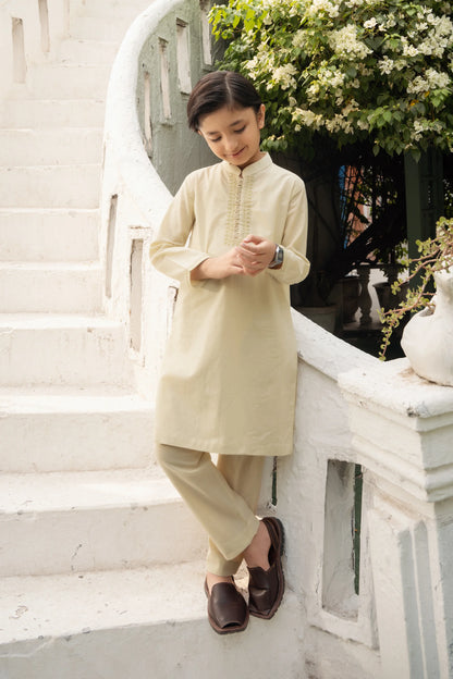 Tilla Embroidered Kurta & Trousers - Cougar Clothing