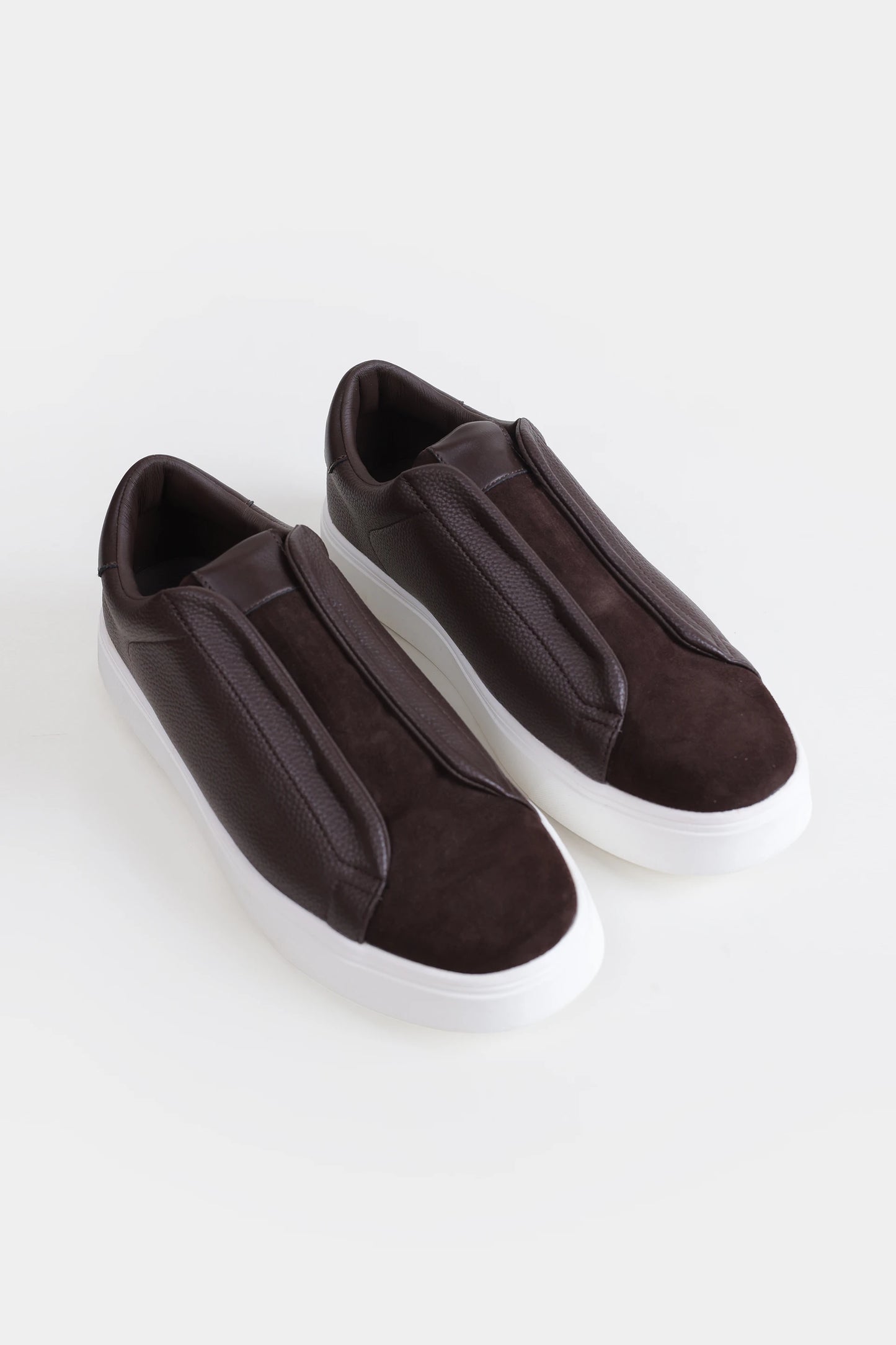 Laceless Sneakers - Cougar Clothing