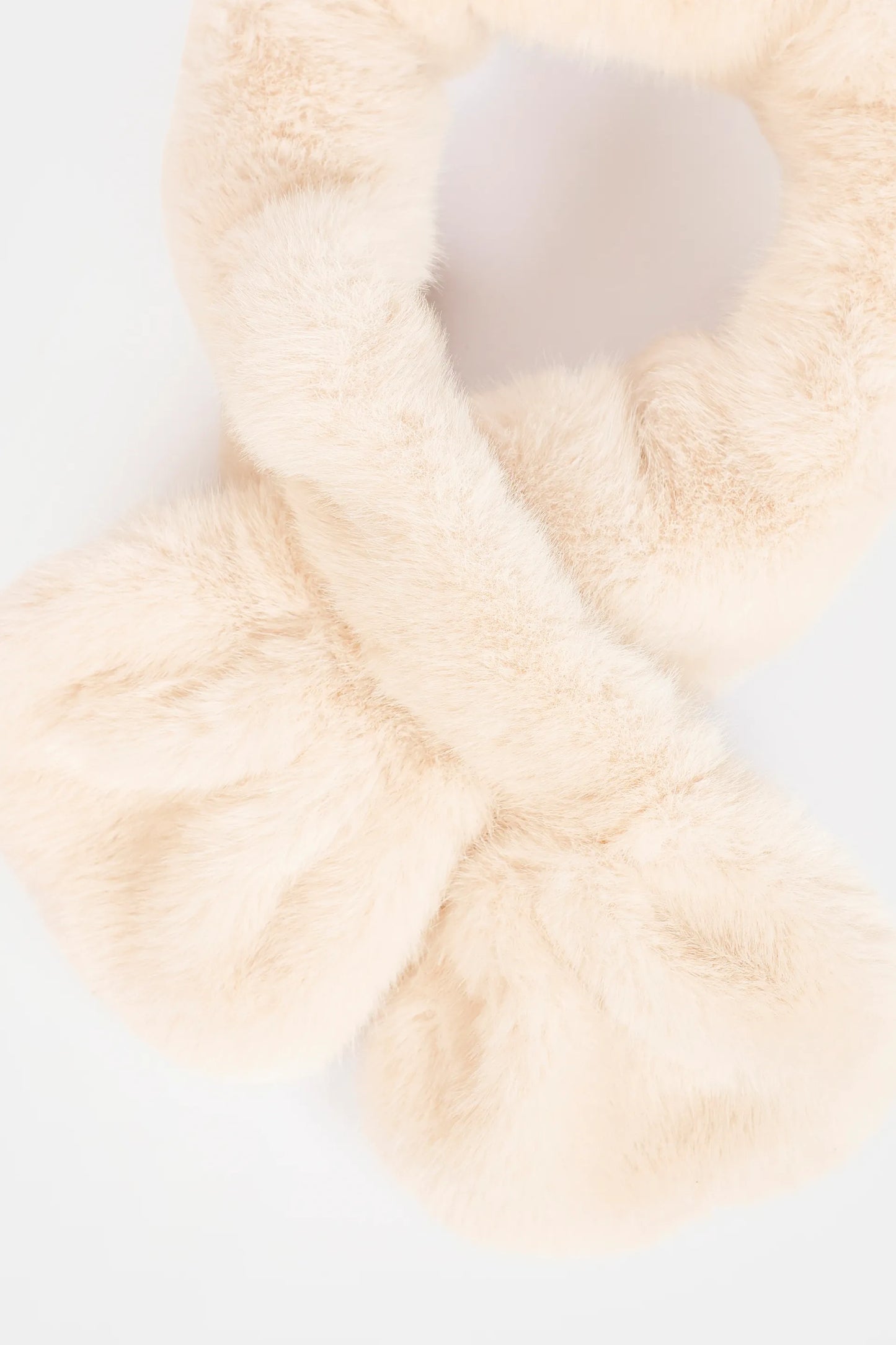 Faux Fur Pull-Through Scarf - Cougar Clothing