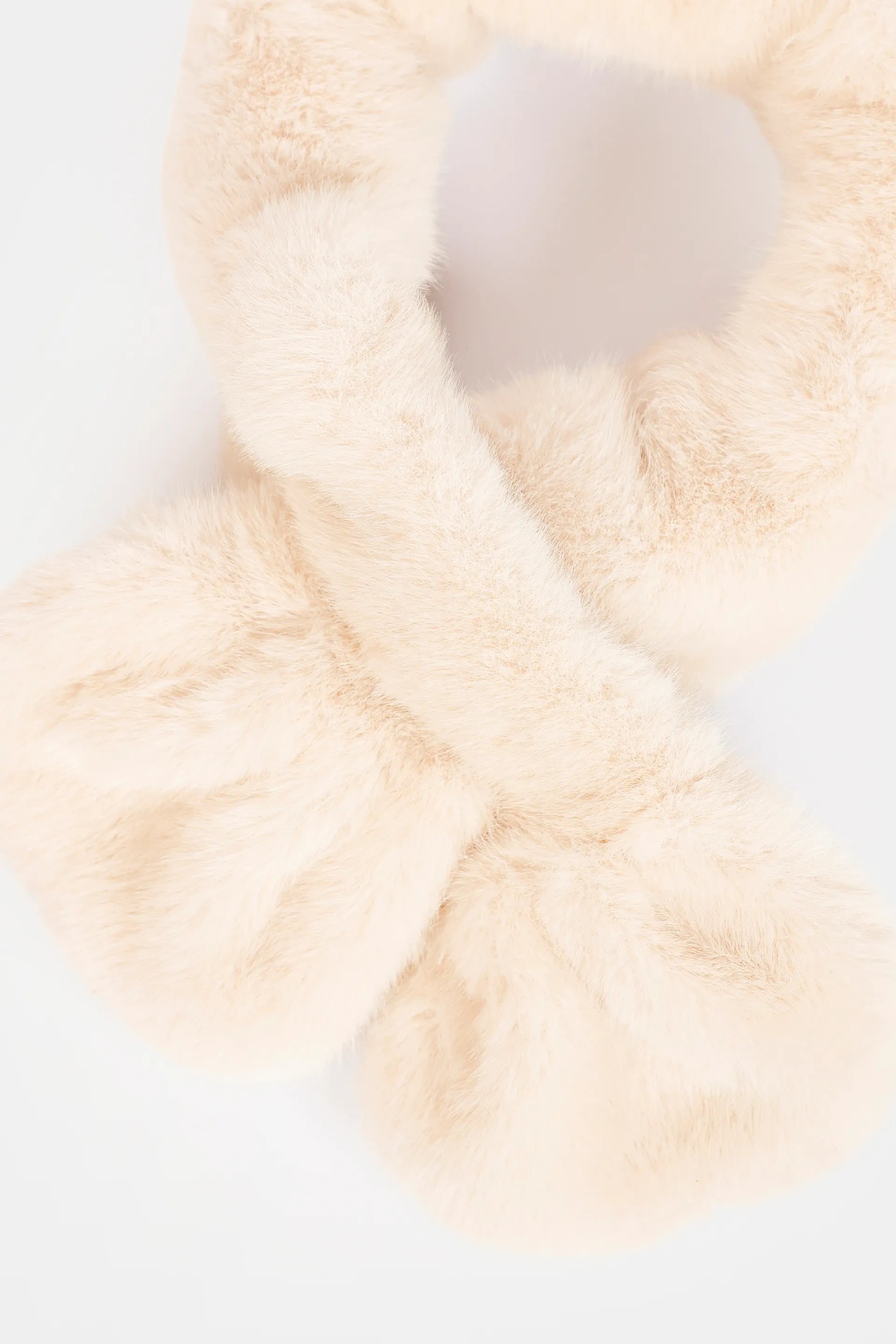 Faux Fur Pull-Through Scarf - Cougar Clothing