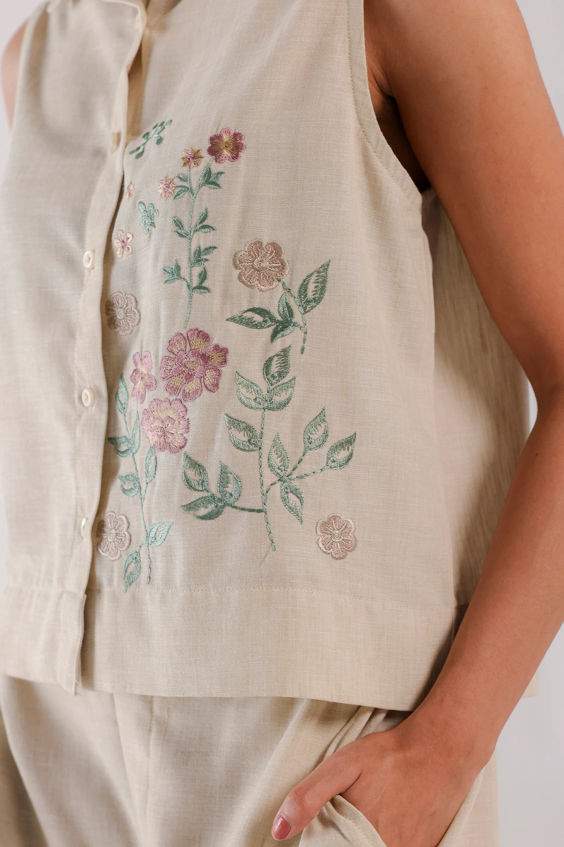 Yarn Dyed Sleeveless Embroidered Shirt - Cougar Clothing