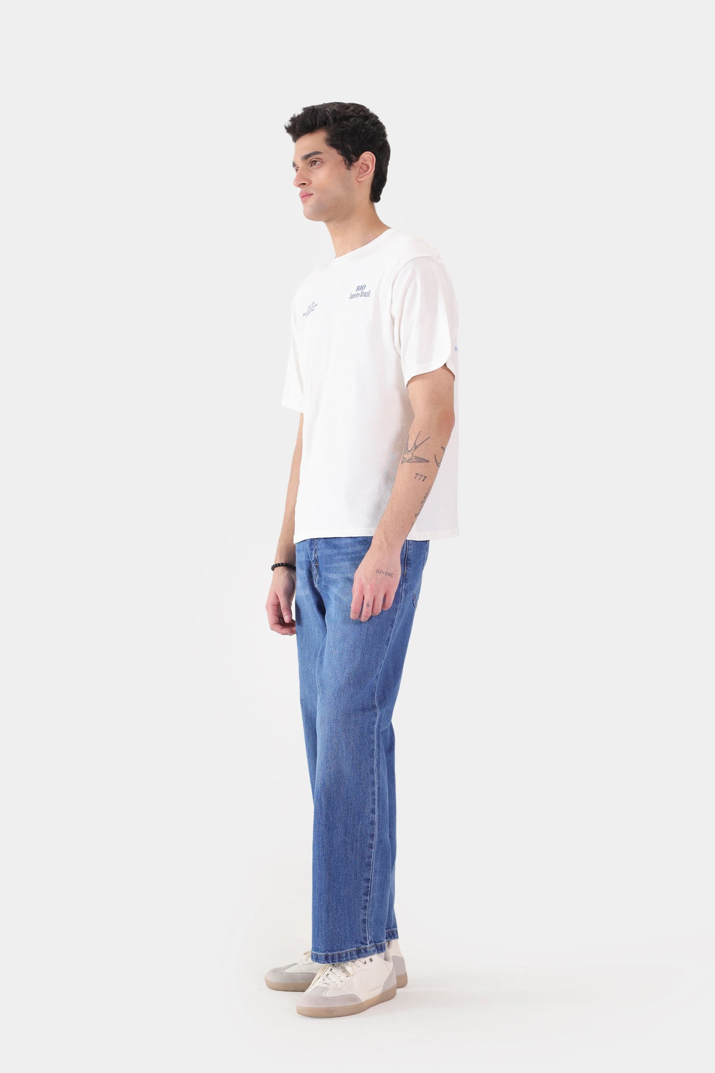 Relaxed Graphic T-Shirt - Cougar Clothing