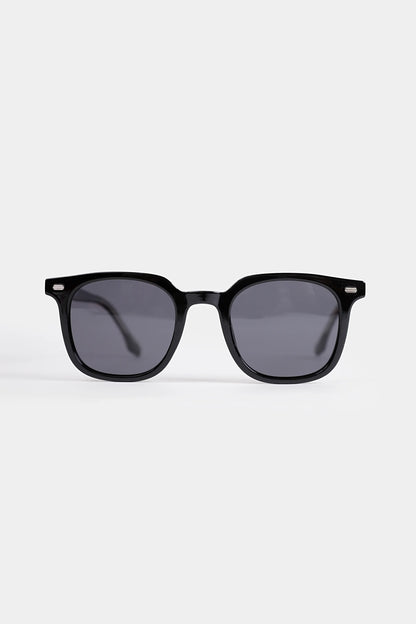 Square Sunglasses With Silver Temple Details - Cougar Clothing