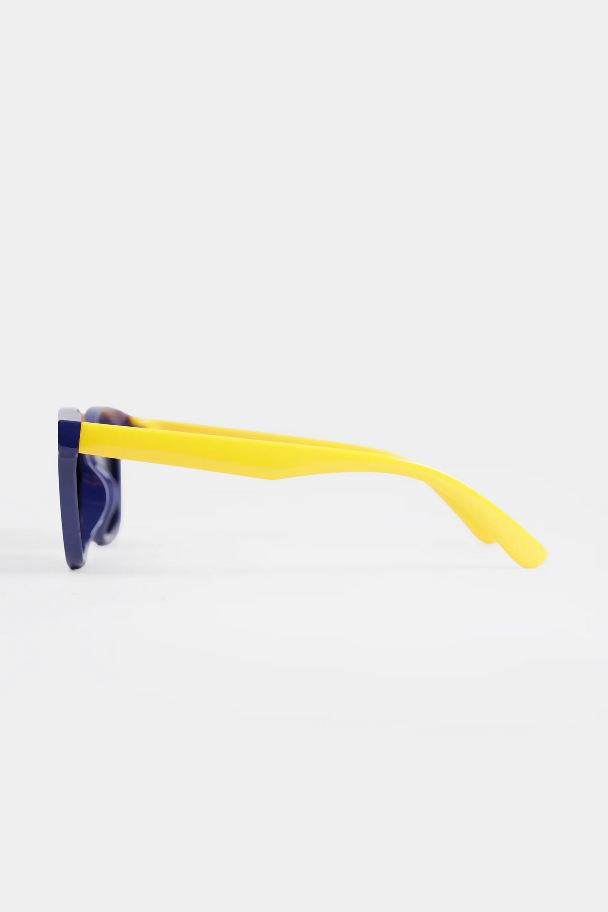 Square Sunglasses With Contrast Temples - Cougar Clothing