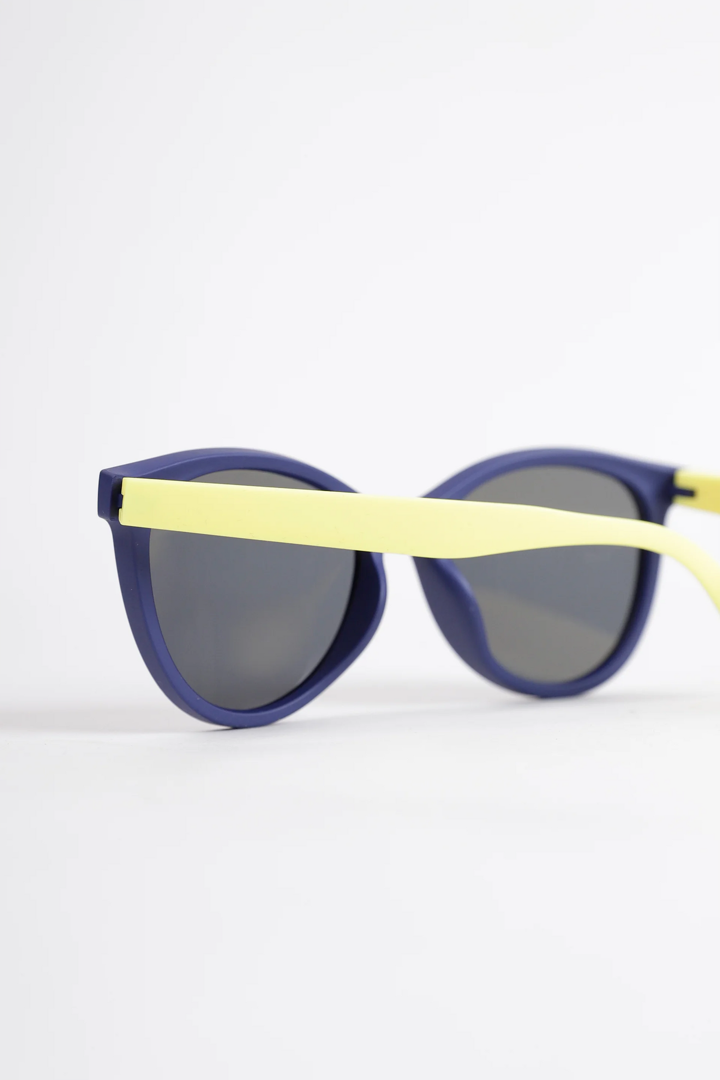 Contrast Frame Sunglasses - Cougar Clothing
