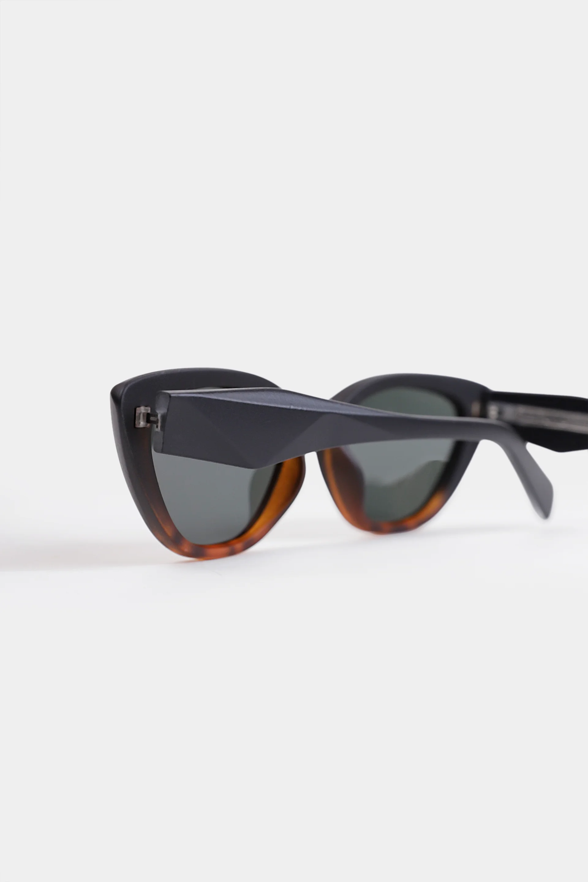 Contrast Cat-Eye Sunglasses - Cougar Clothing