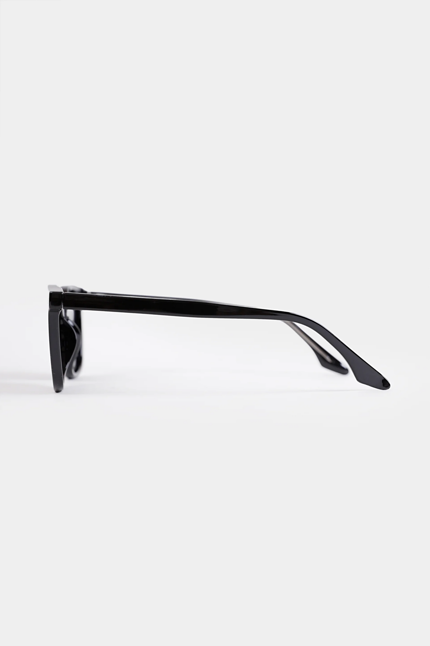 Square Sunglasses With Silver Temple Details - Cougar Clothing