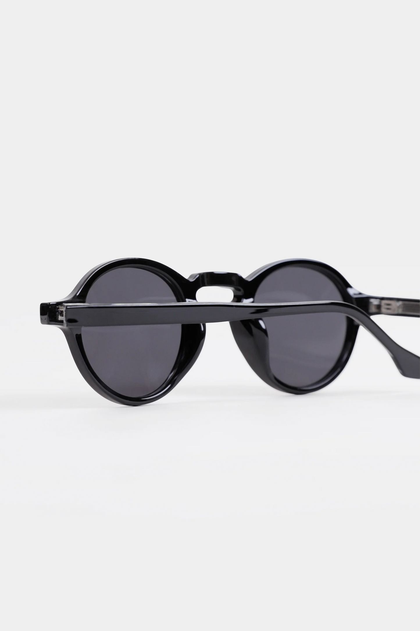 Round-Frame Sunglasses - Cougar Clothing