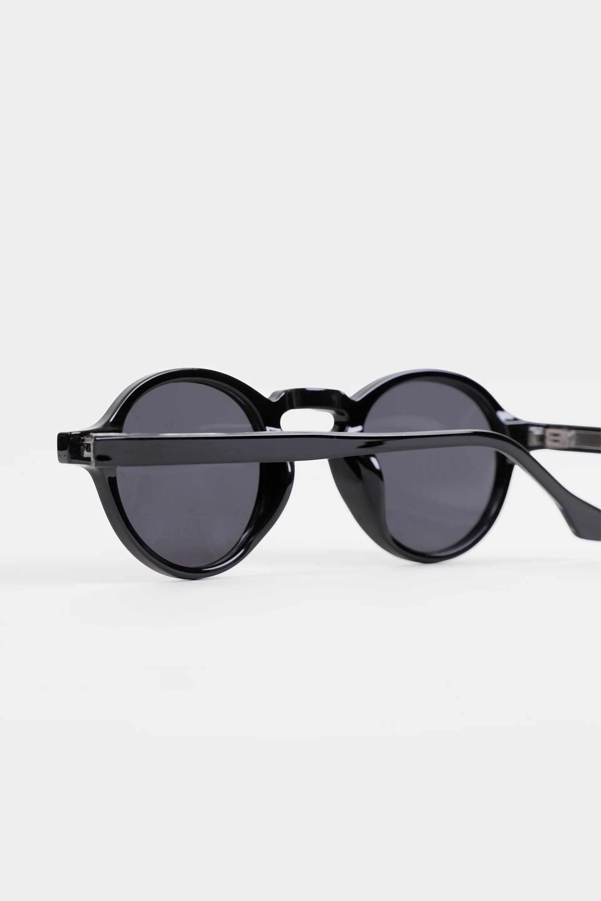 Round-Frame Sunglasses - Cougar Clothing