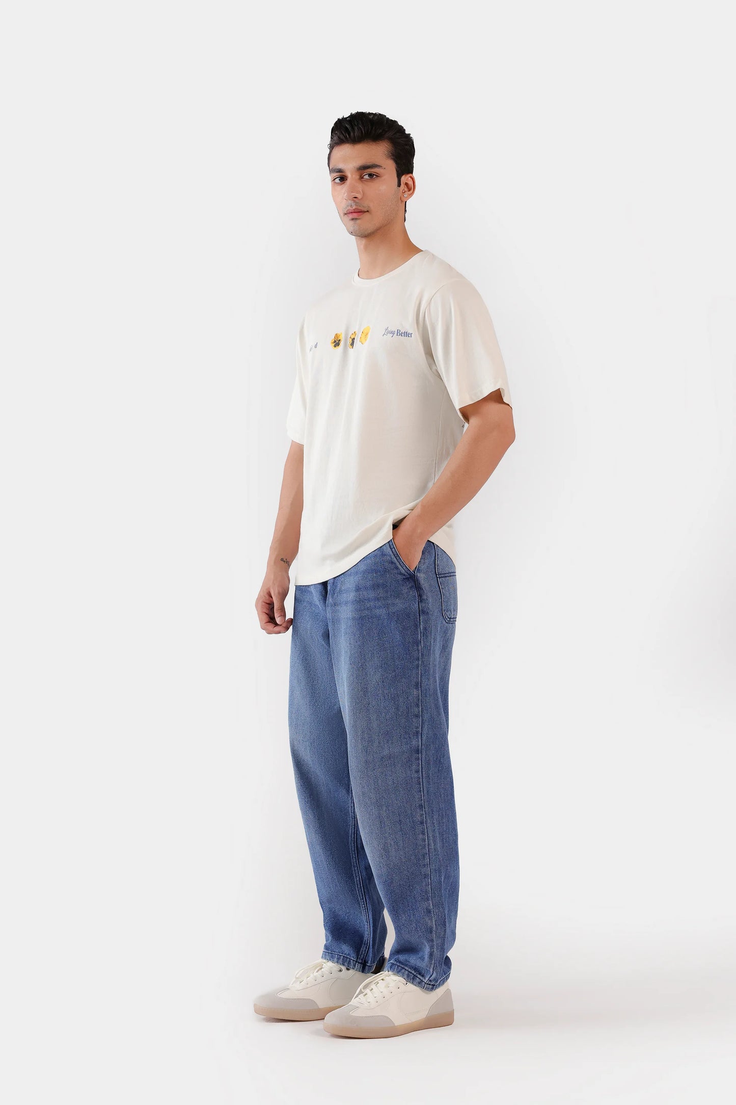 Relaxed Graphic T-Shirt - Cougar Clothing